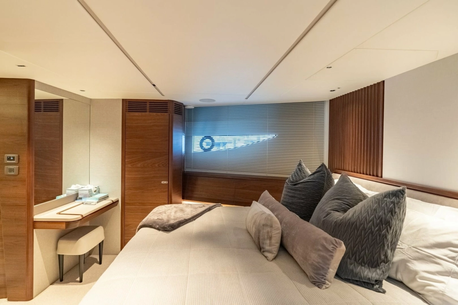 Princess 80 LANIKAI - Forward Guest Suite