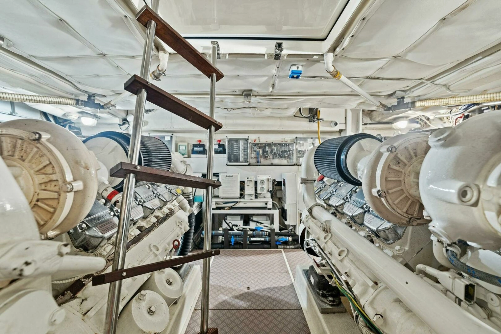 2013 Ferretti Yachts 620