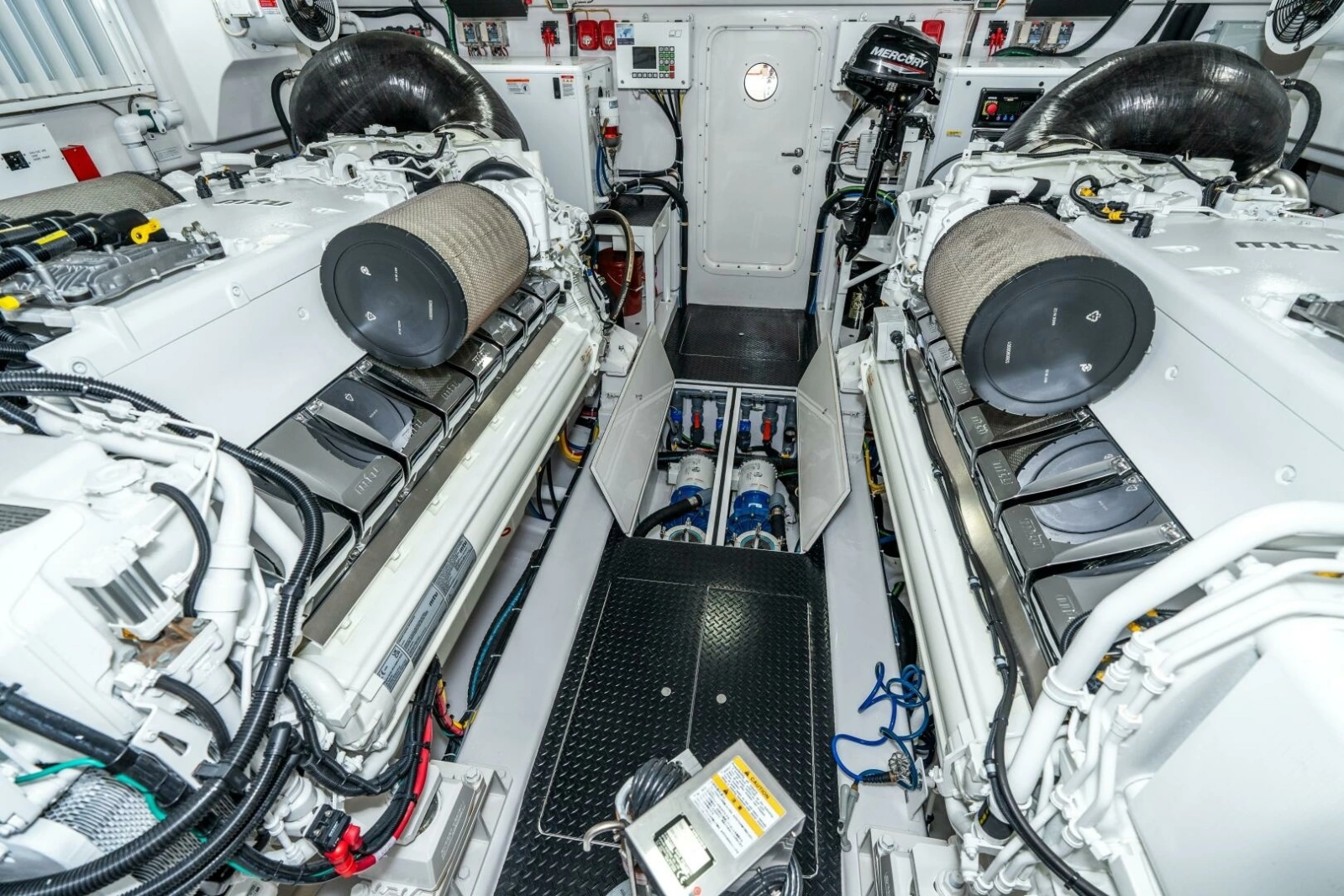 2025 Viking 90C "Zatara" 