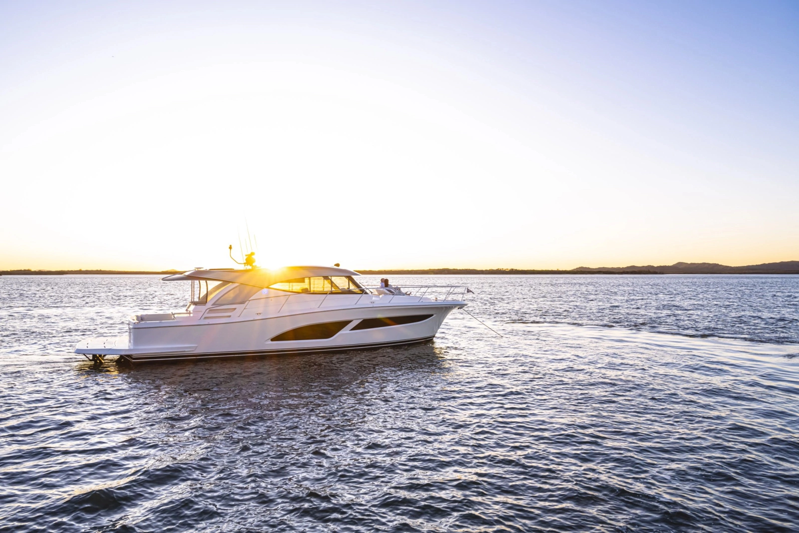 465 SUV 46ft Riviera Yacht For Sale