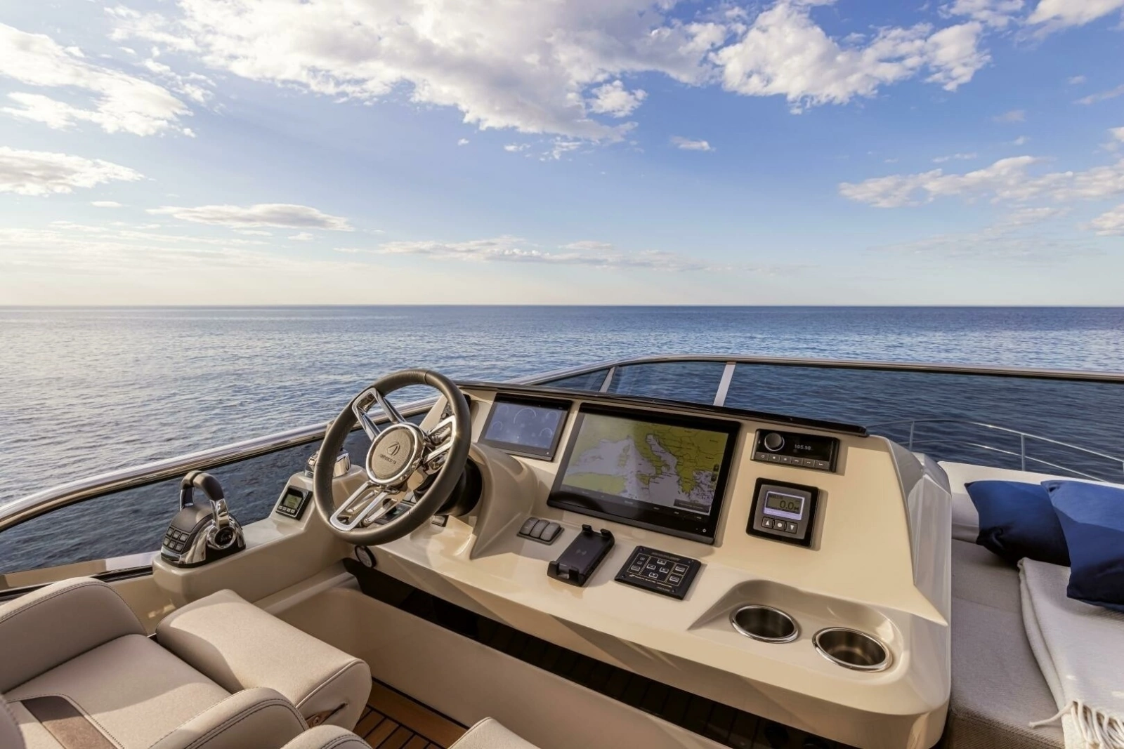 2027 60 Absolute Flybridge - Flybridge