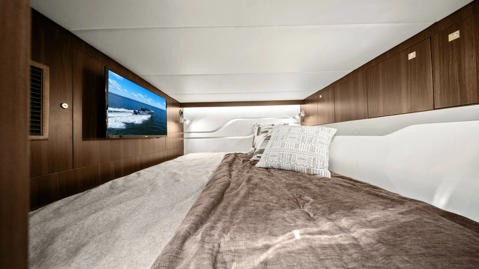 Cozy Cabin with Entertainment System