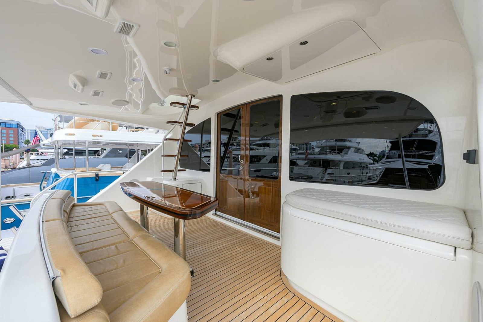 92' 2017 Viking 92 Enclosed Bridge
