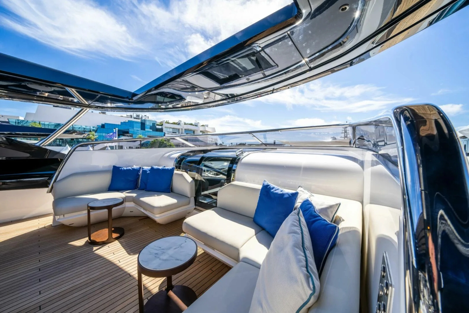 100 YACHT 100ft Sunseeker Yacht For Sale