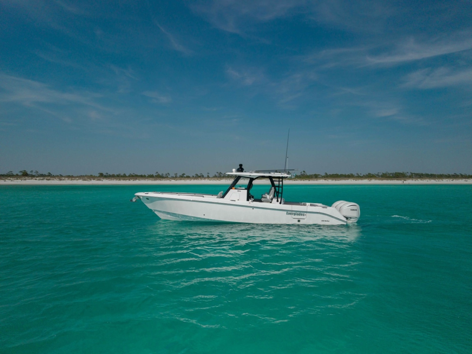 2023 Everglades 365 CC photo 25