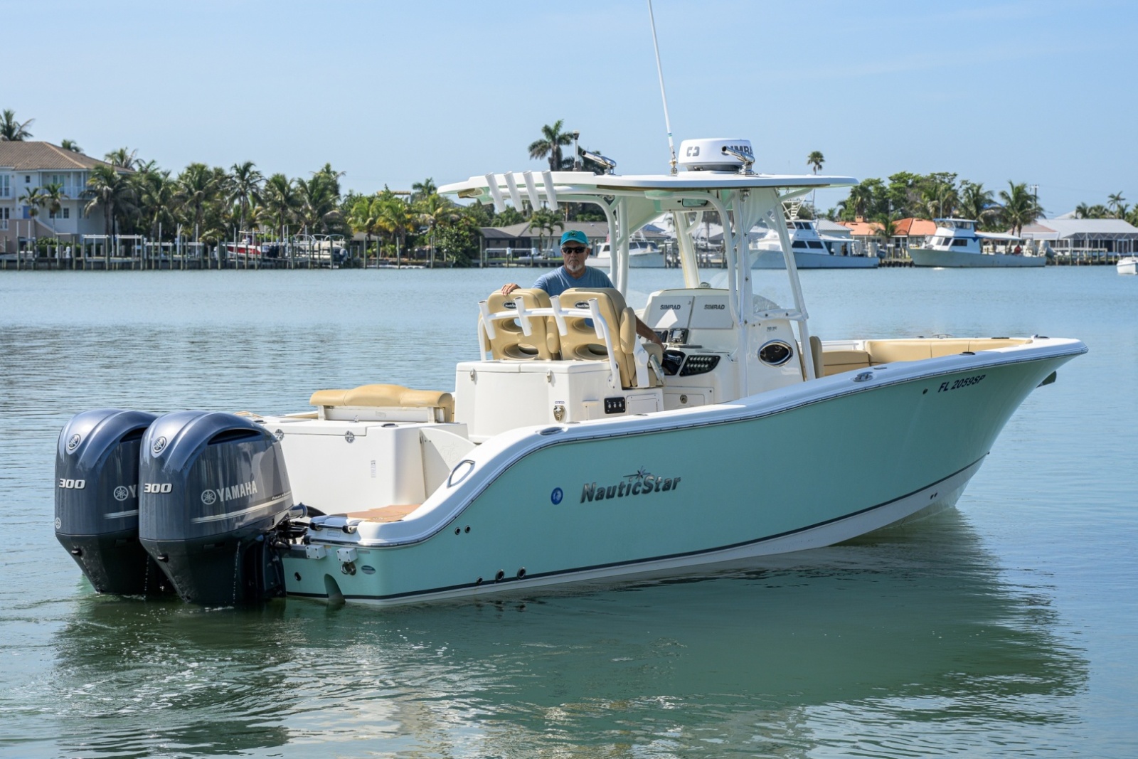 NauticStar 28 - Exterior Profile