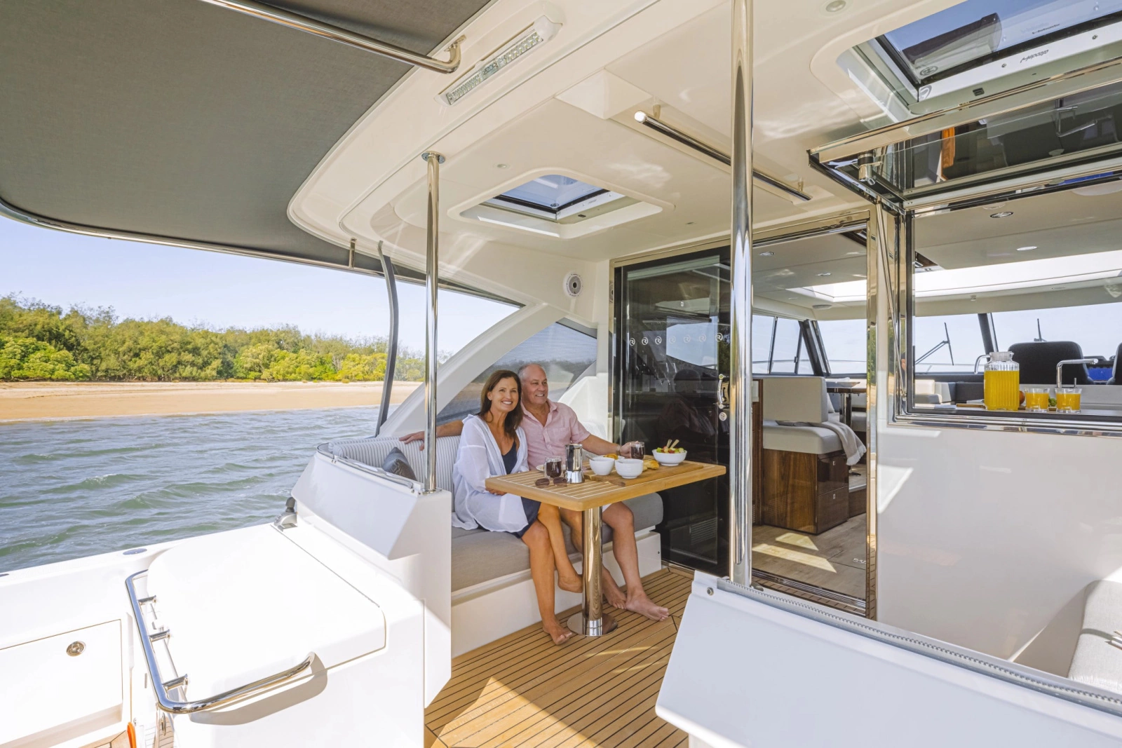 465 SUV 46ft Riviera Yacht For Sale