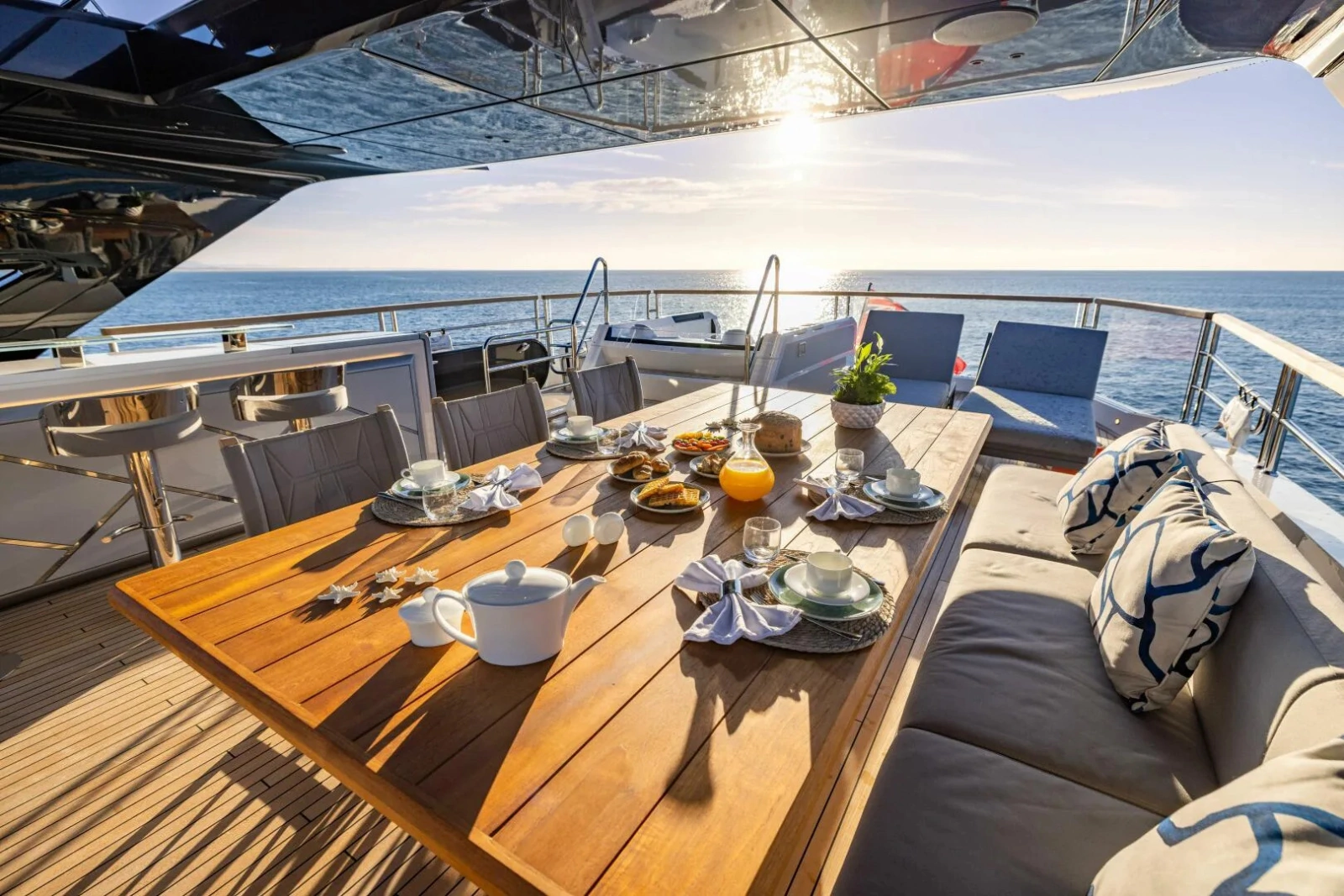 100 YACHT 100ft Sunseeker Yacht For Sale
