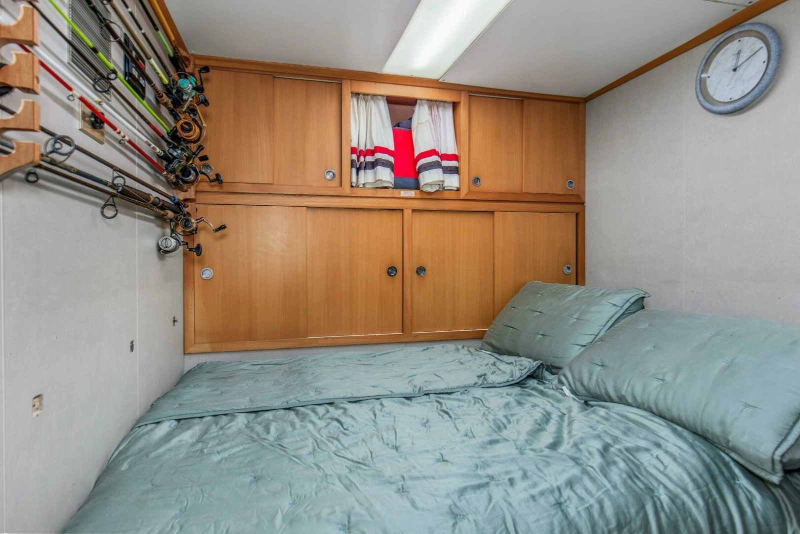 1989 116' Feadship - Boss - Guest Stateroom Sport Fisher-