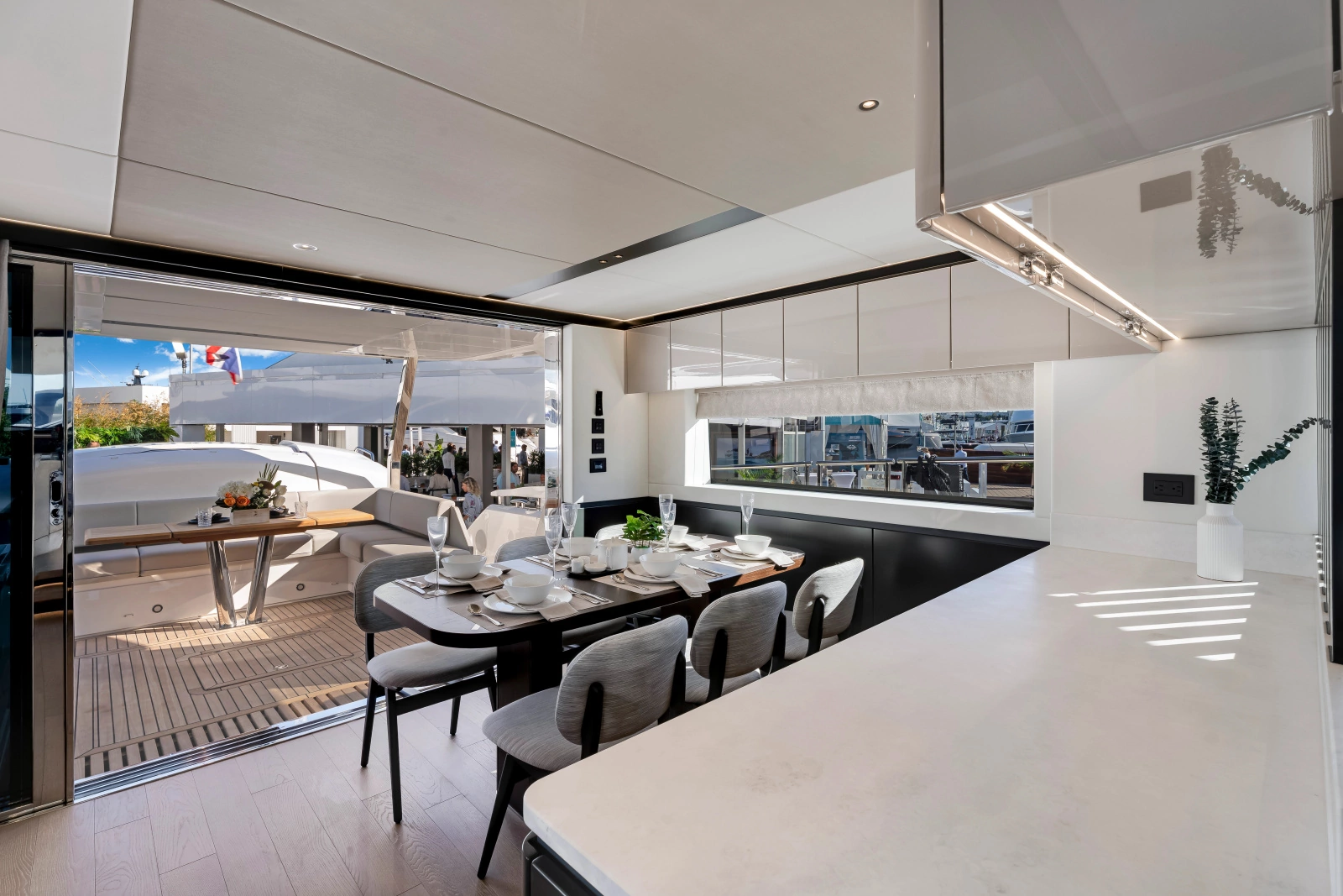 MANHATTAN 68 68ft Sunseeker Yacht For Sale