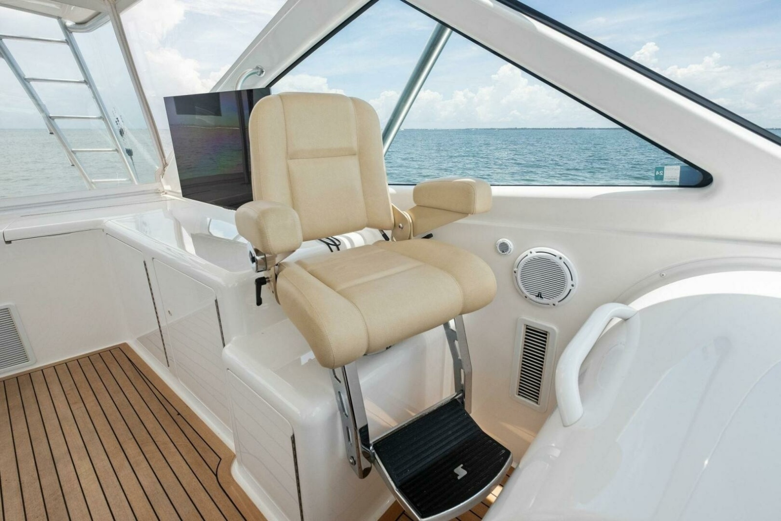 52' 2015 Viking 52 OPEN