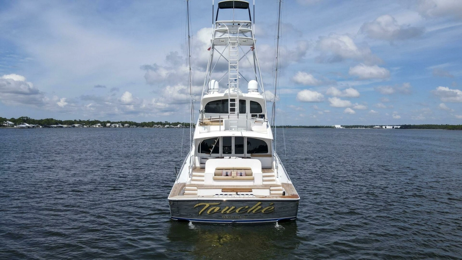 2016 92 Viking Enclosed Bridge Touche Exterior (13)