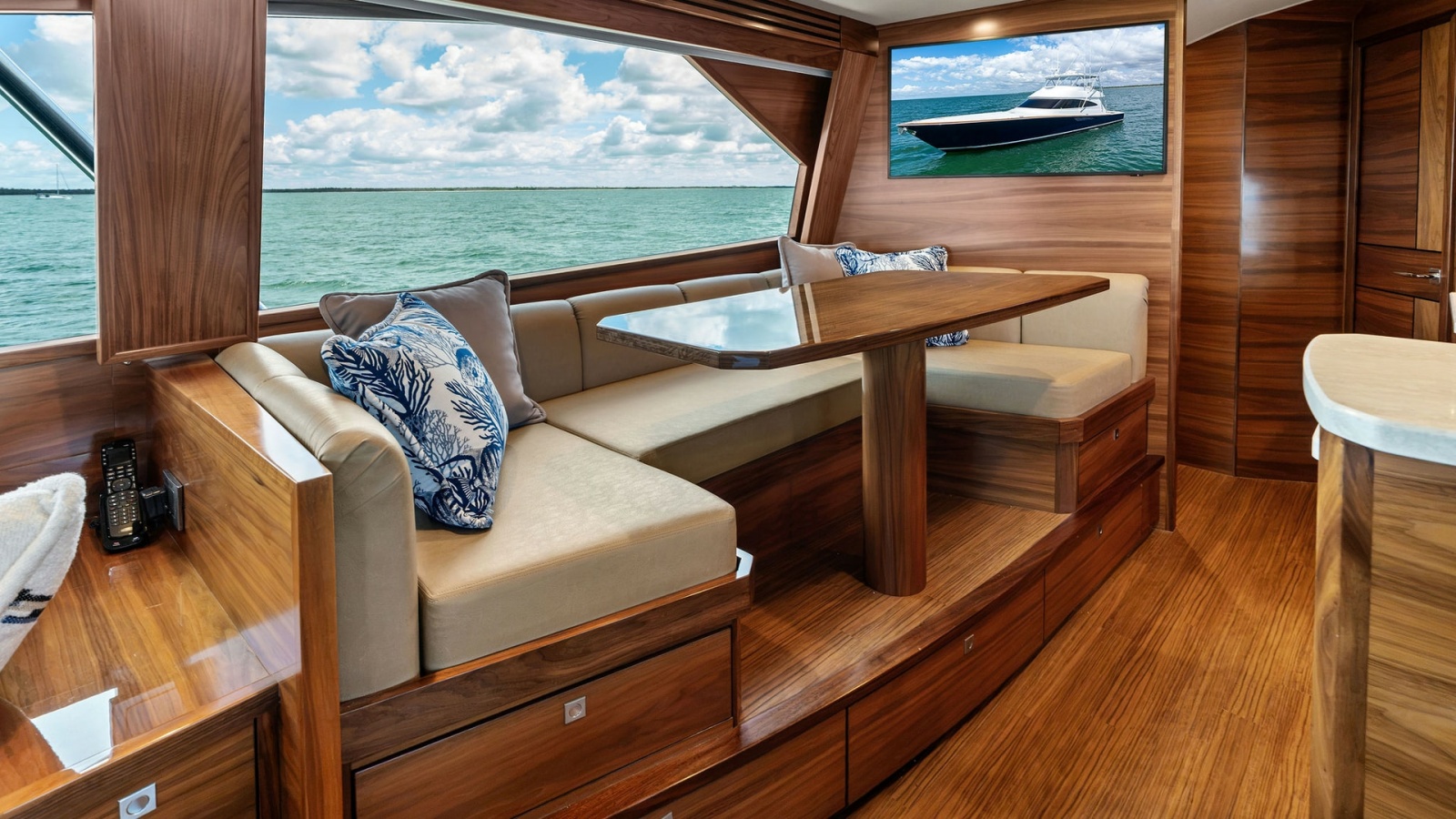 Salon Dining Area with Ocean View