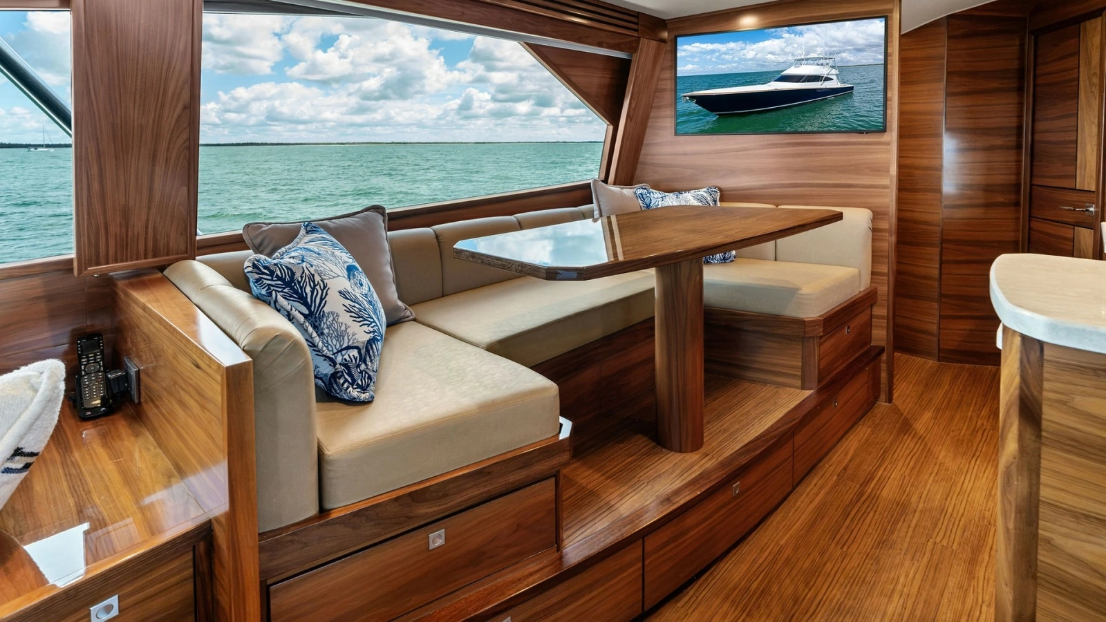 Salon Dining Area with Ocean View
