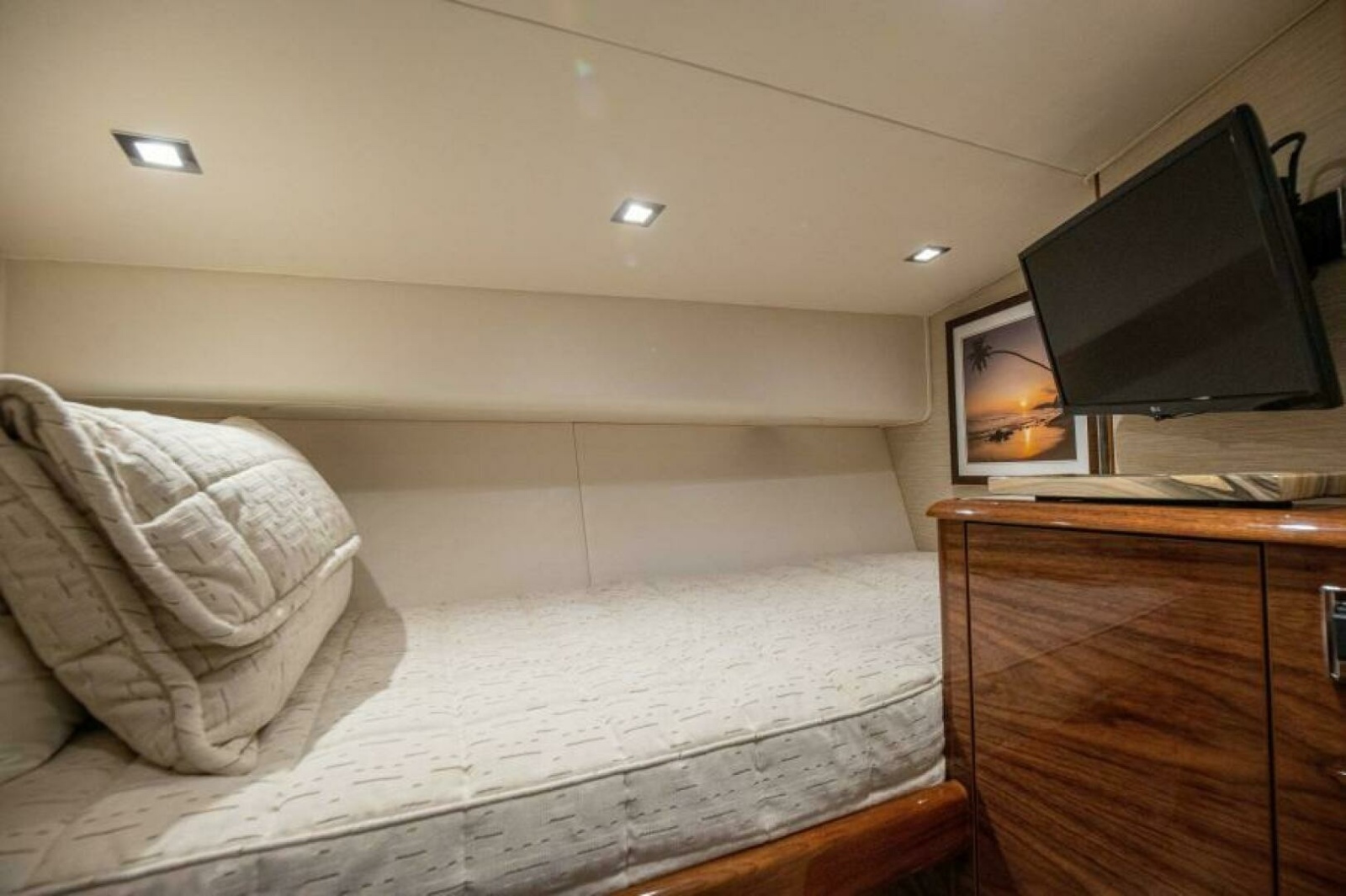 Guest Stateroom with Entertainment System