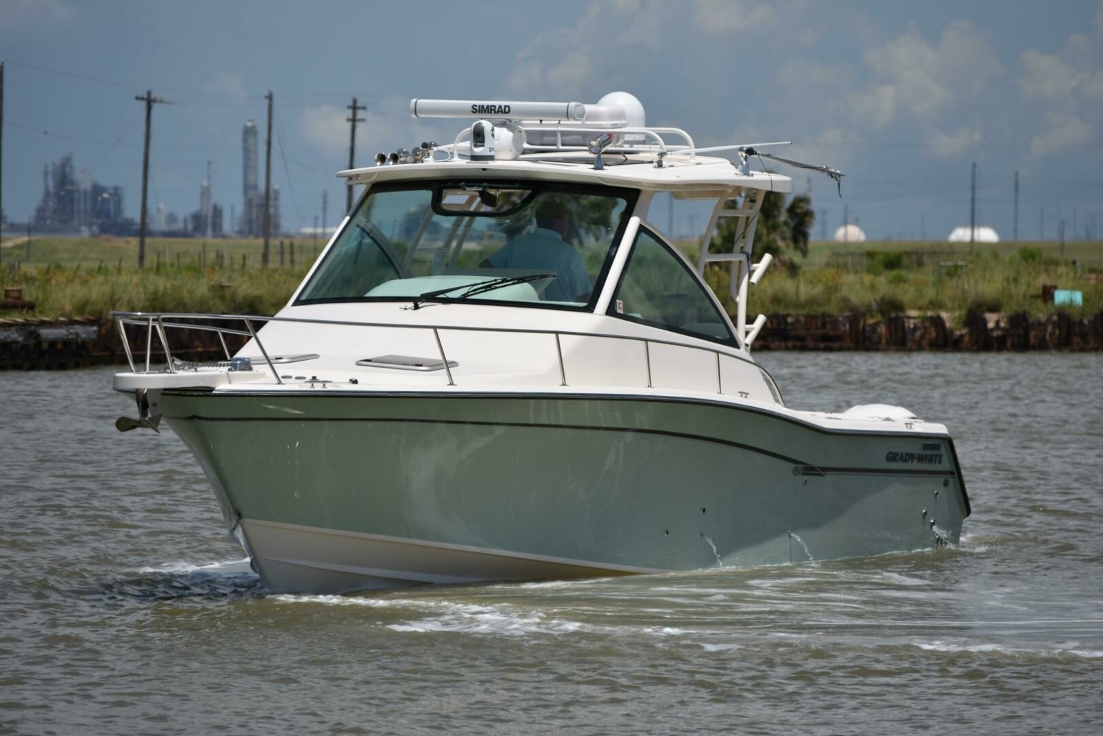 33' 2016 Grady-White 330 Express