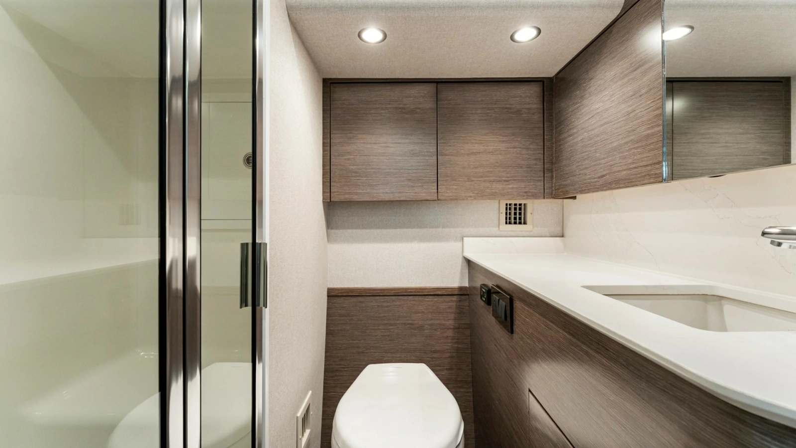 Modern En-Suite Bathroom - Valhalla 55 Sport Yacht