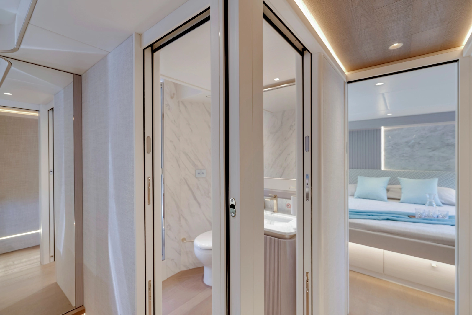 70 FLY 70ft Absolute Yacht For Sale