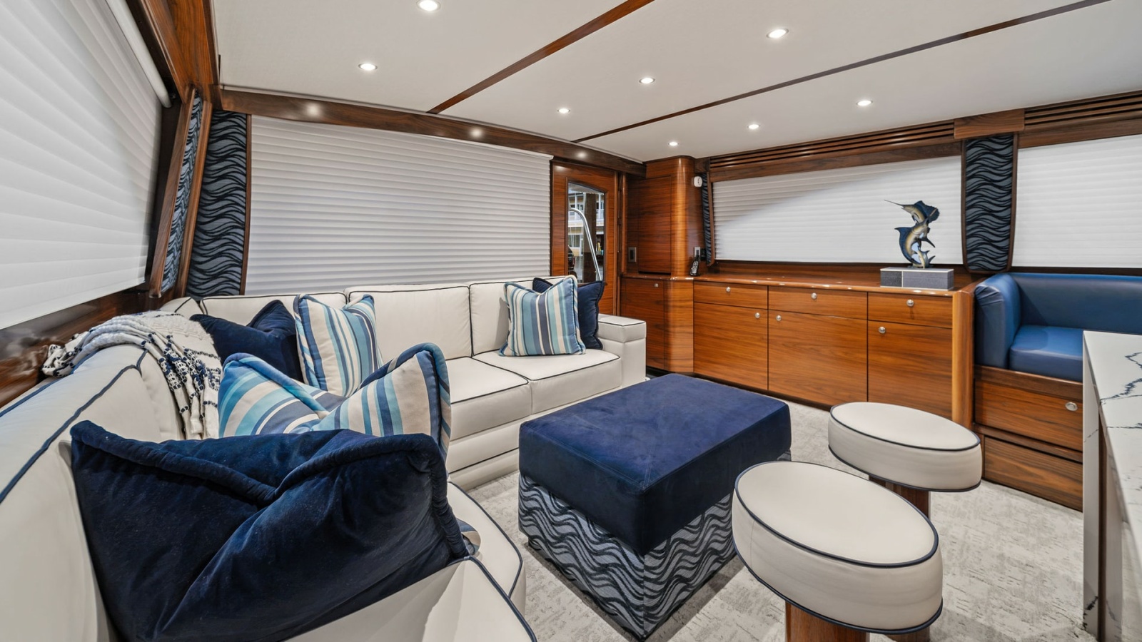 Luxurious Main Salon