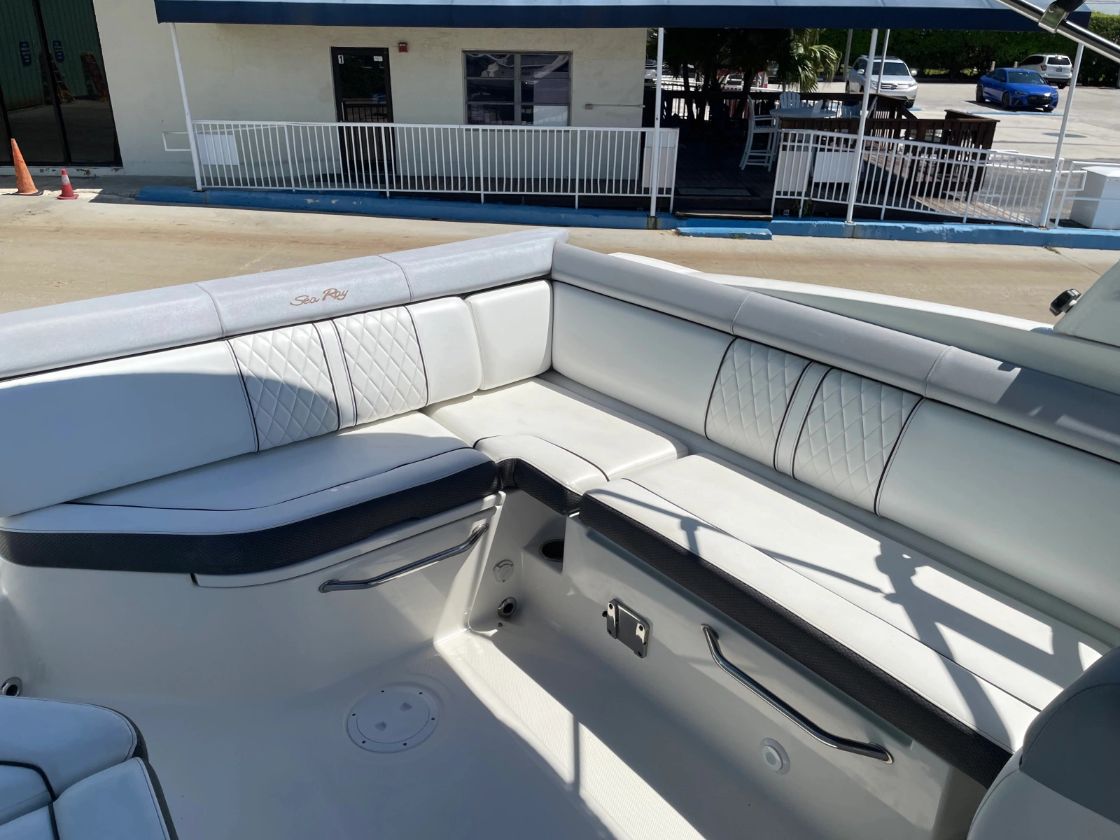 2017 Sea Ray SDX 270