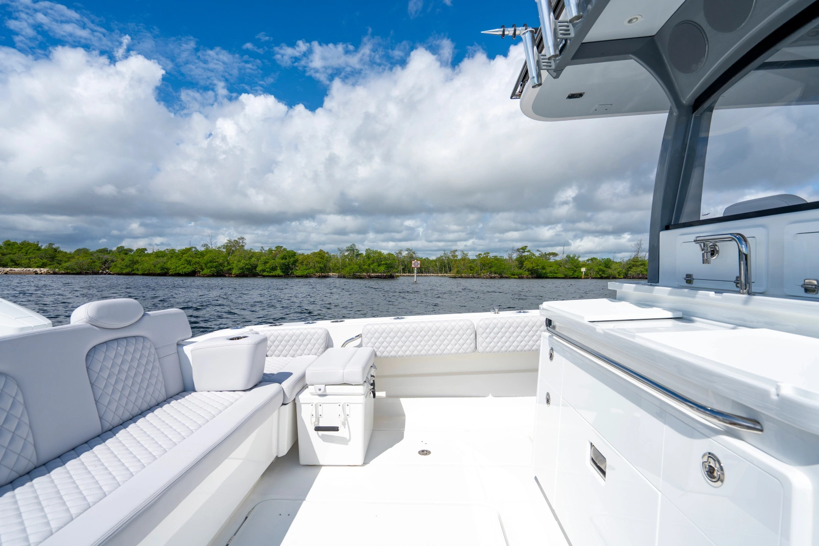 42 Lujo 42ft HCB Yacht For Sale
