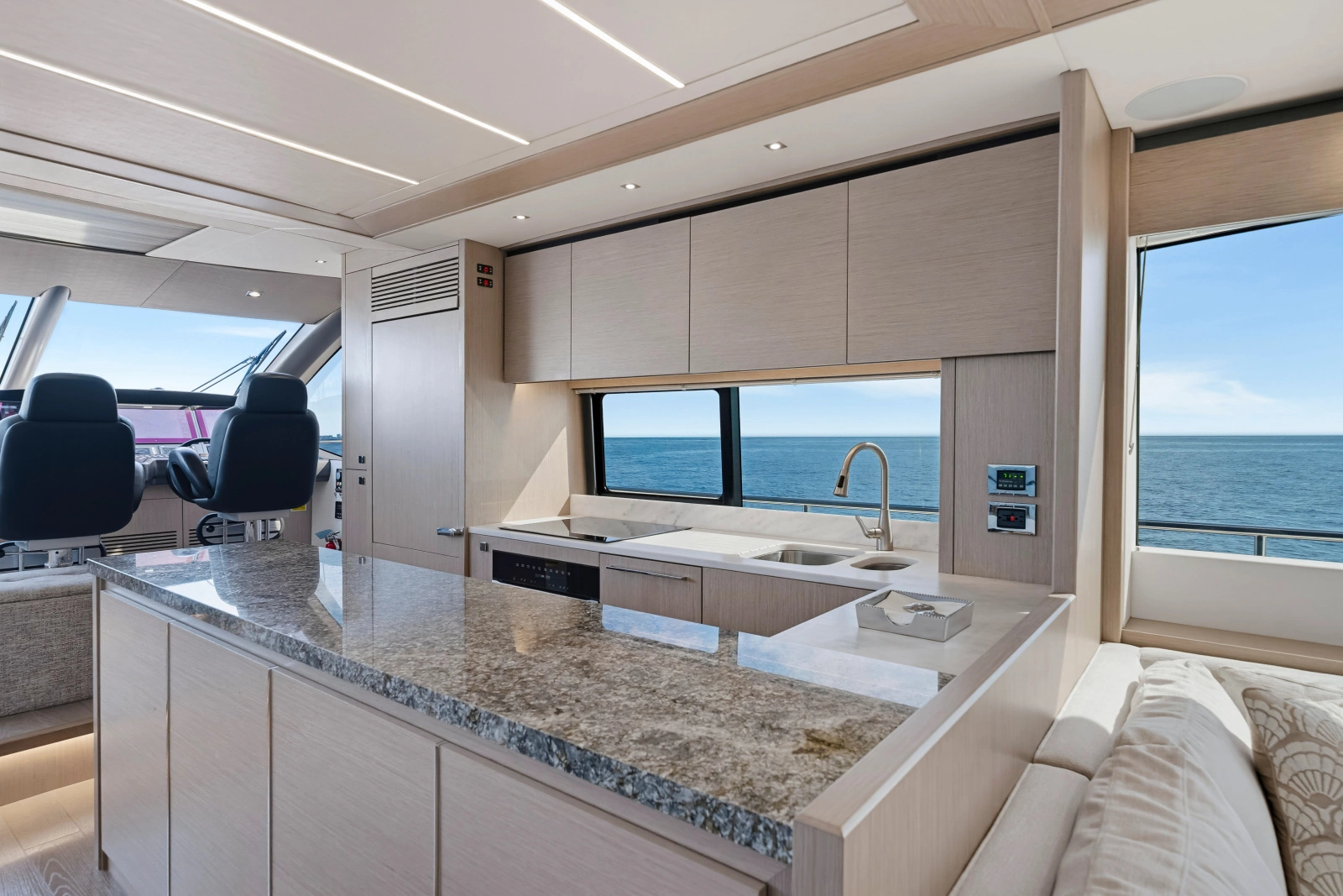 2020 Sunseeker 76 Yacht