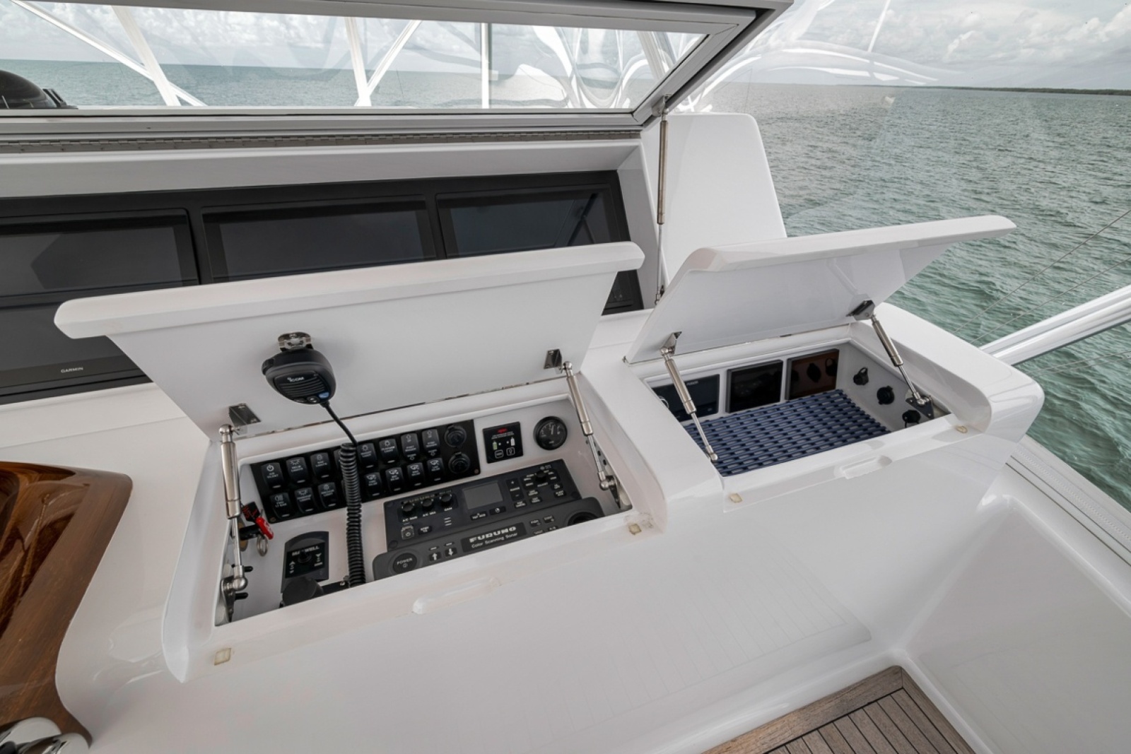 2021 Weaver 75 Convertible