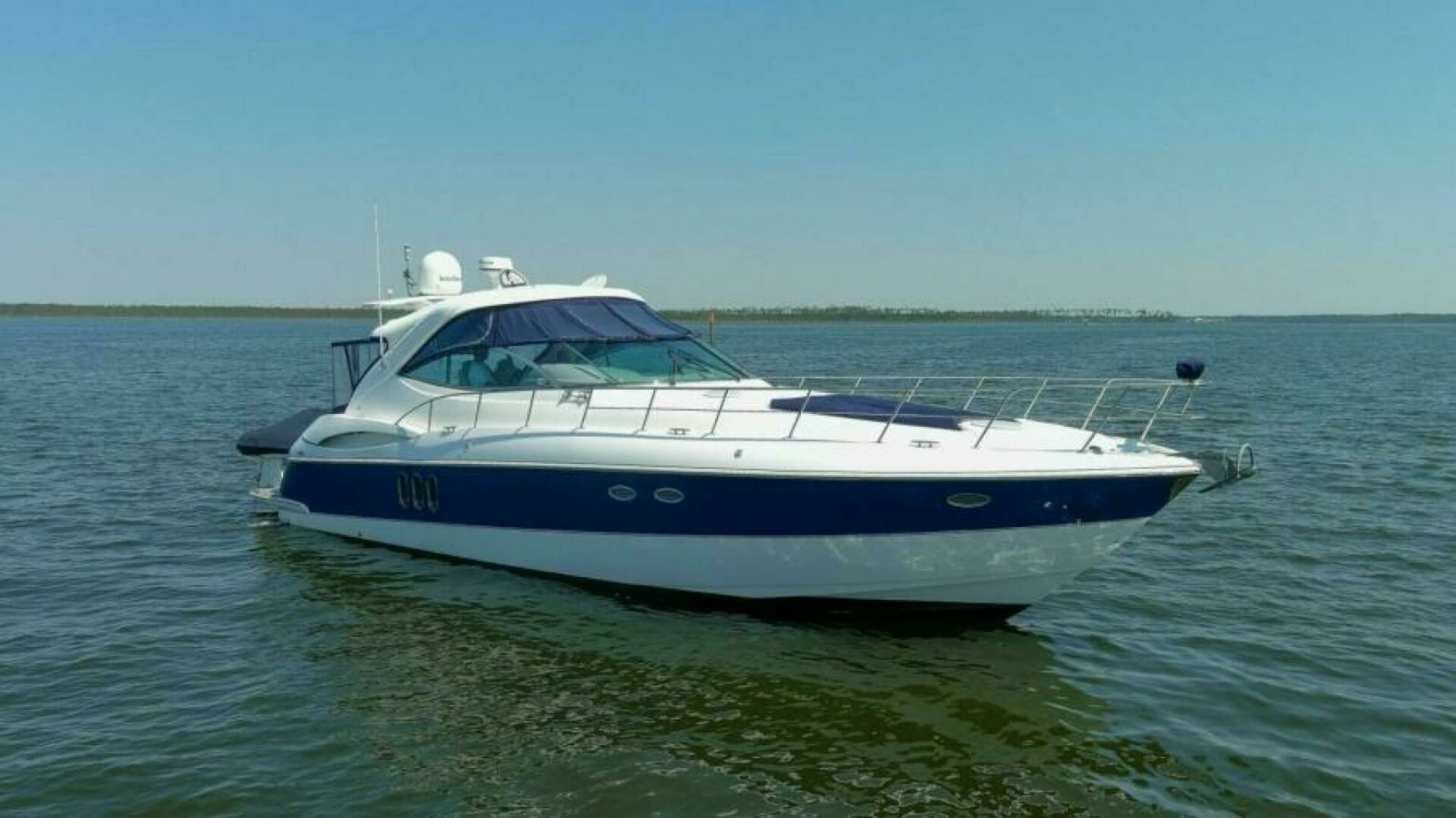 2005 Cruisers Yachts 500 Express photo 1