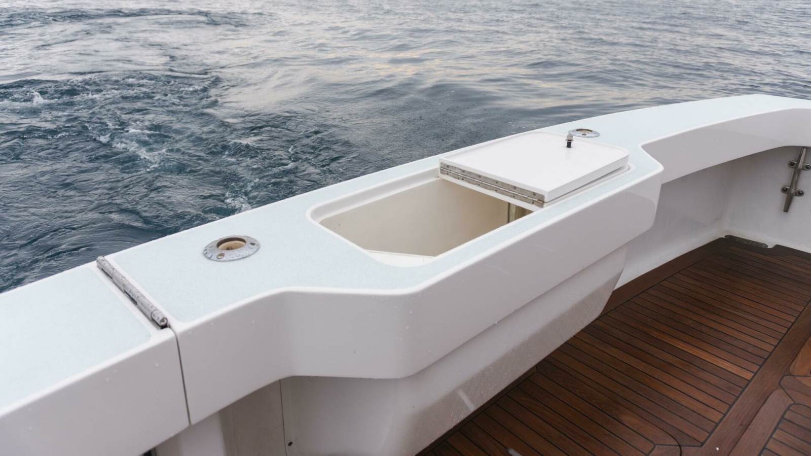 55' 2000 Viking 55 Convertible