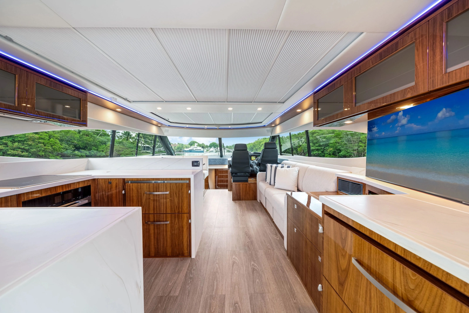 6000 SPORT YACHT 60ft Riviera Yacht For Sale