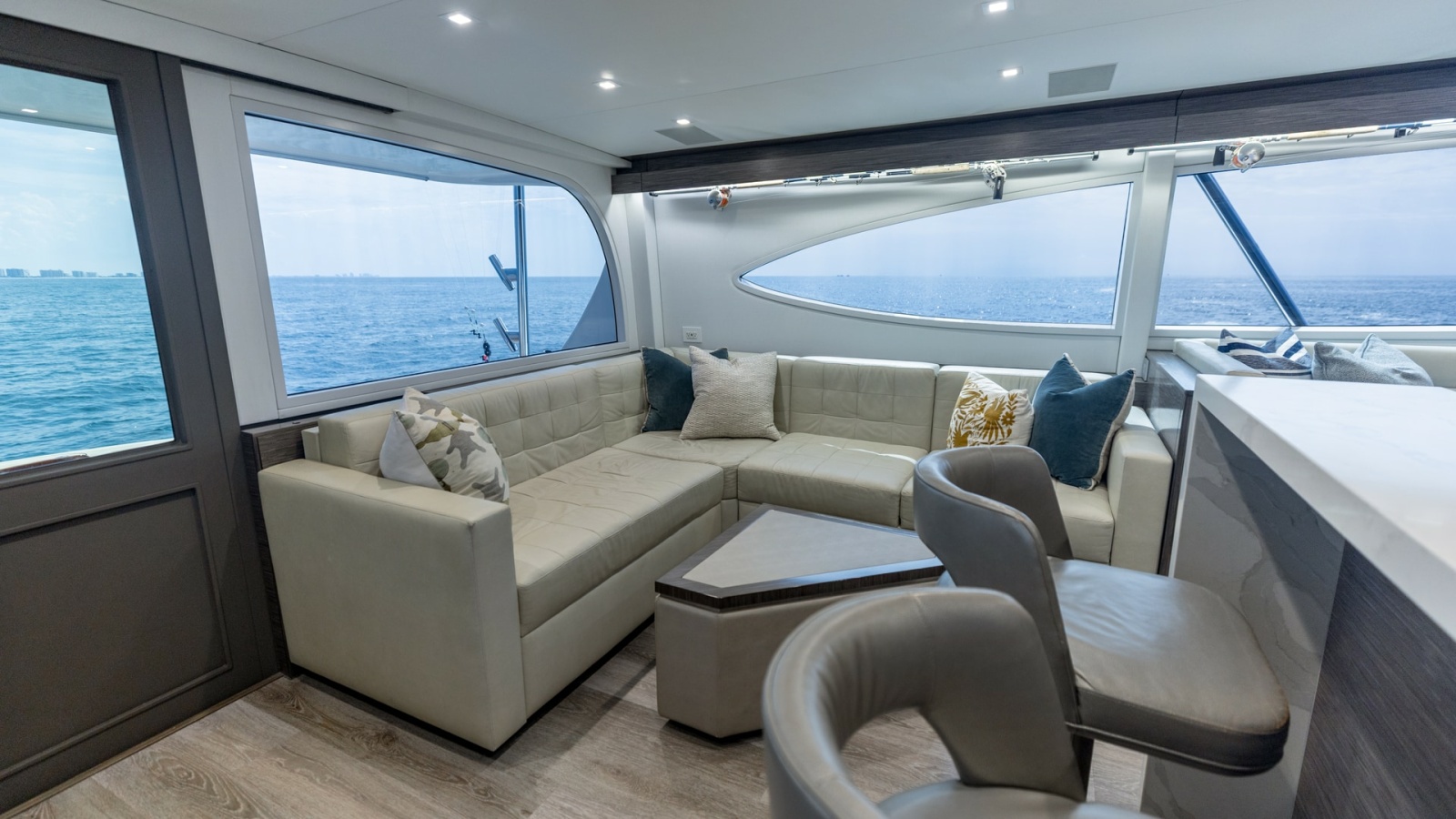 2021 65 Hatteras GT On the DL Salon-Galley (7)