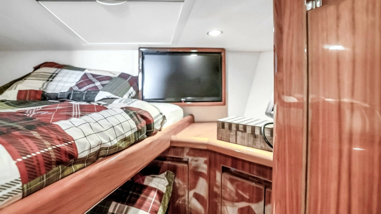 Guest Cabin with Bunk Beds