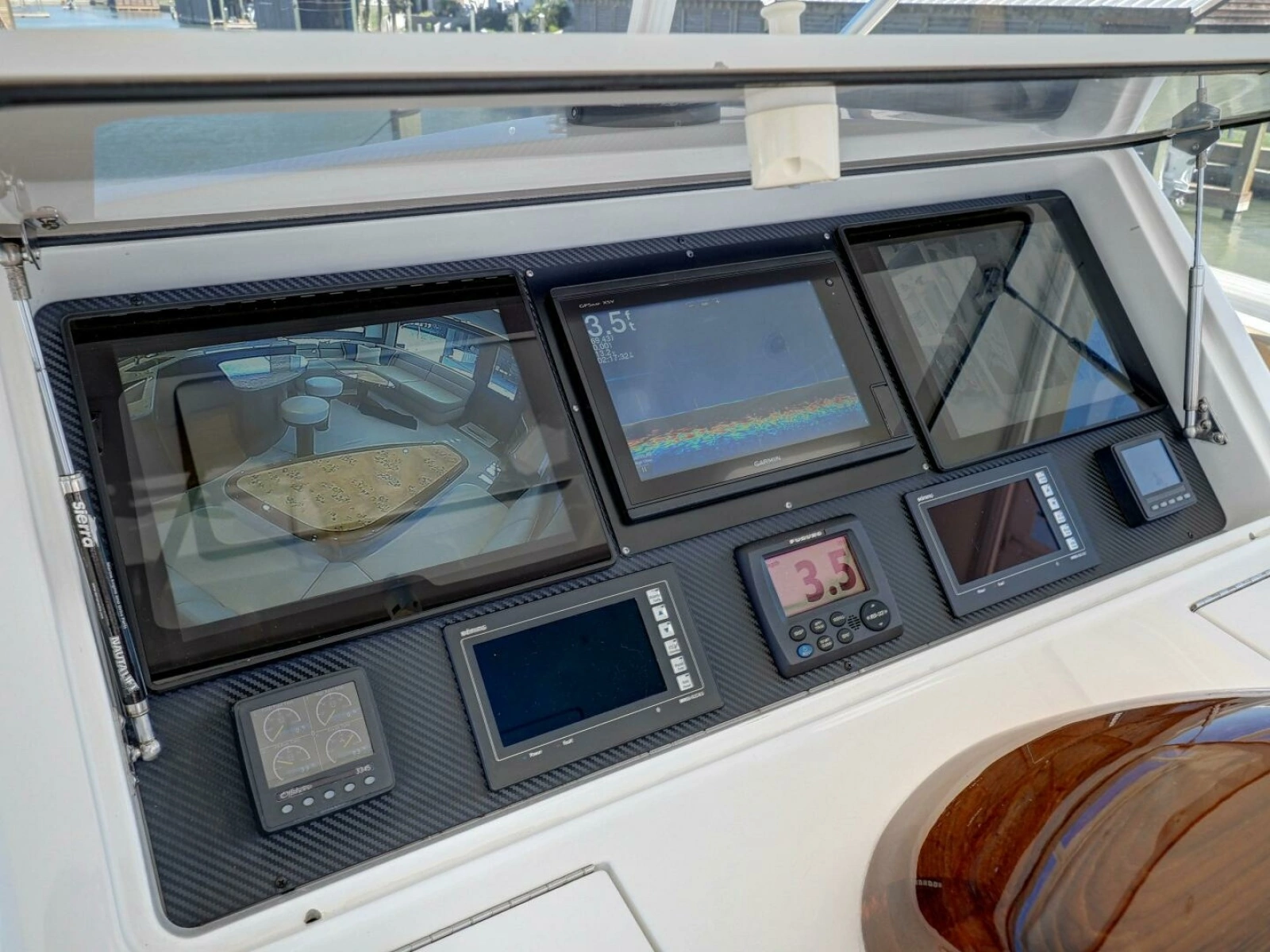 2017 Viking 52 Convertible photo 31