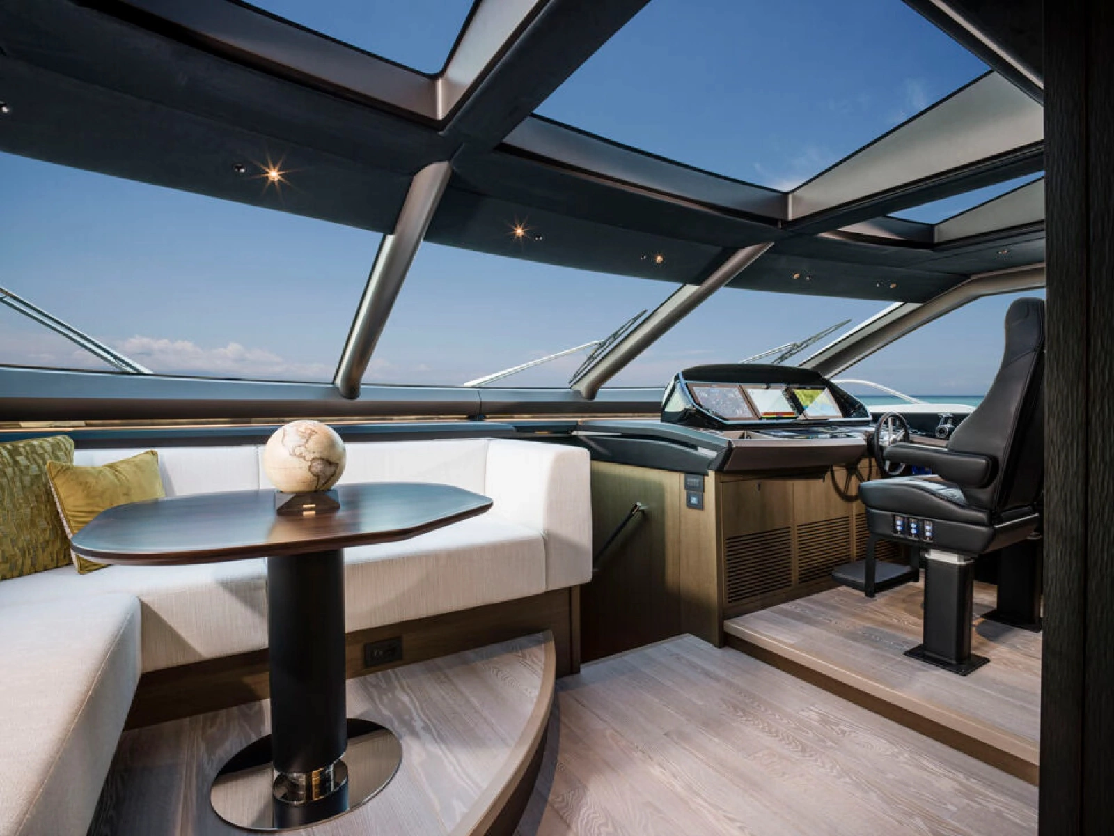 90 OCEAN 90ft Sunseeker Yacht For Sale
