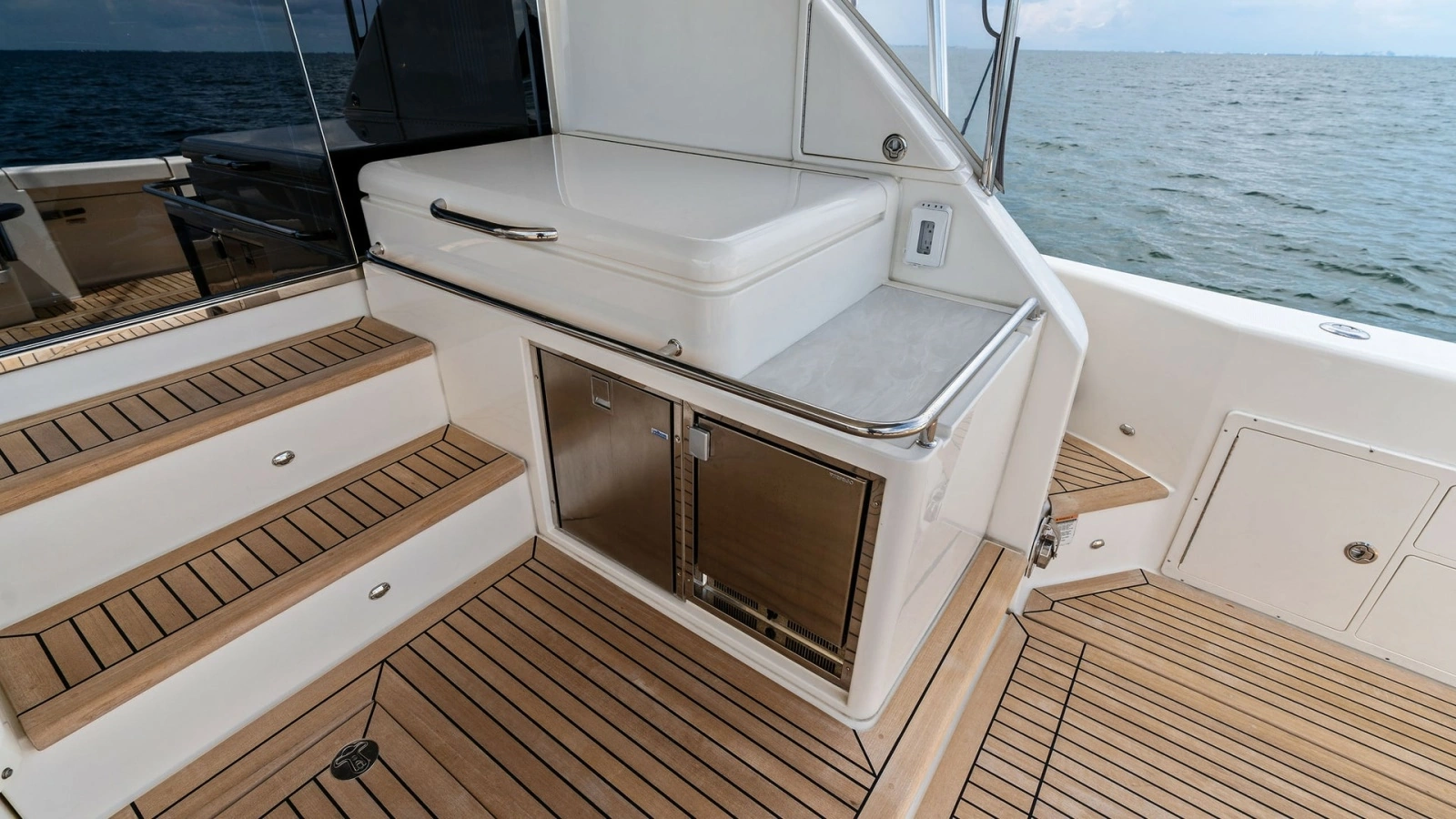 Cockpit Wet Bar and Steps