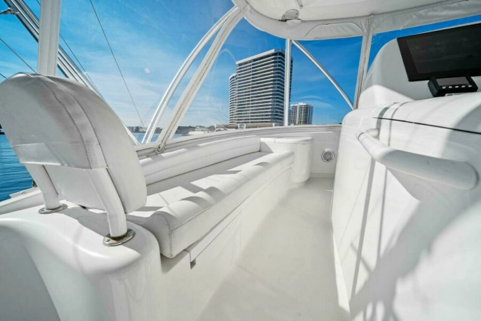 2016 Viking 55 Convertible photo 41