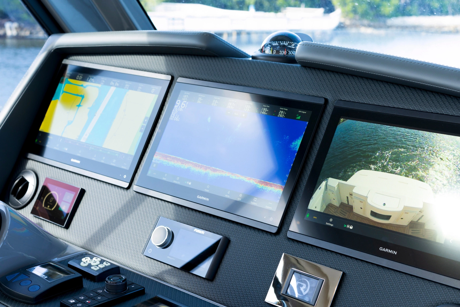 50 SPORTS MOTOR YACHT 50ft Riviera Yacht For Sale