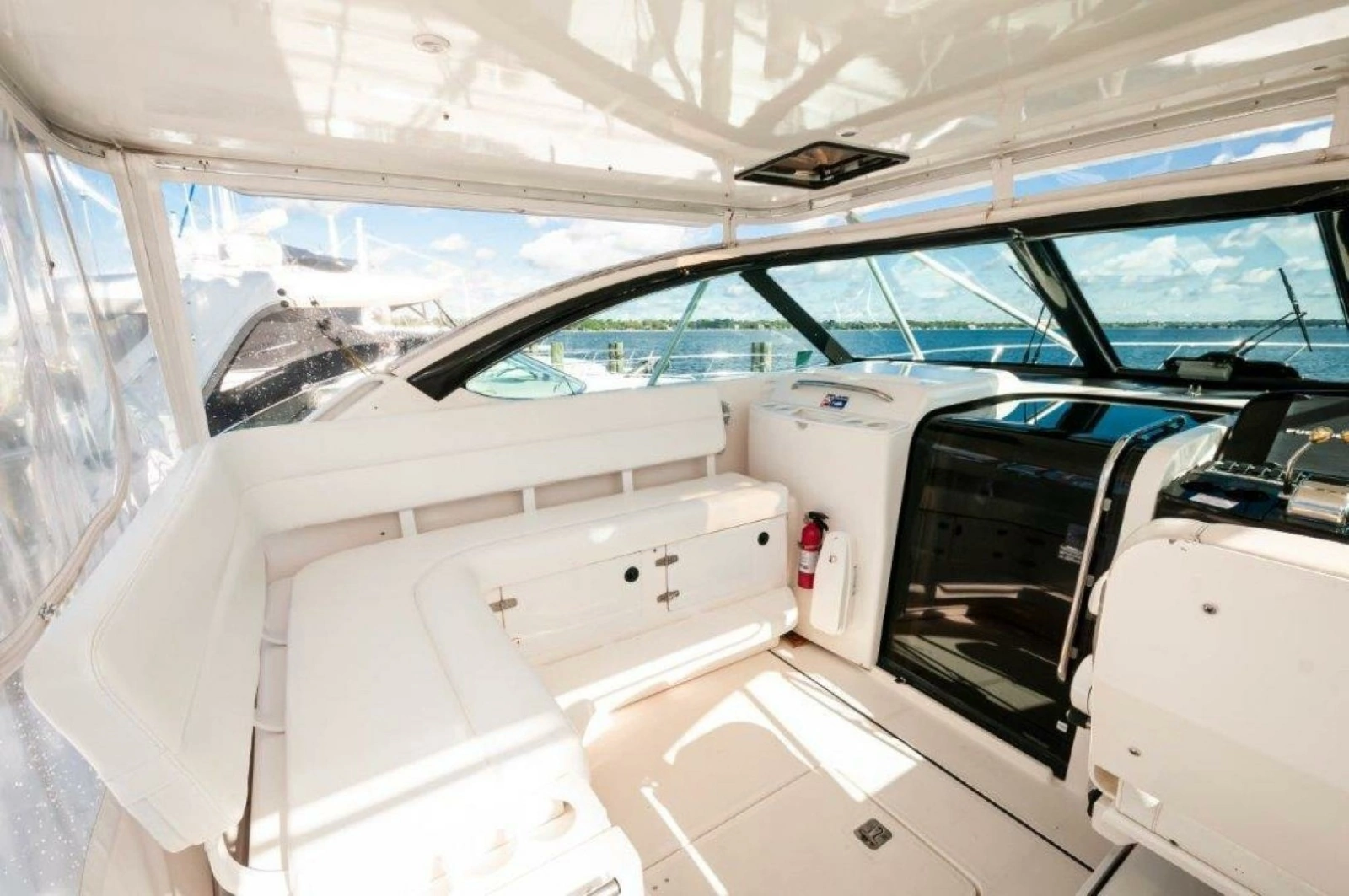 2003 Tiara Yachts 4200 Open  Kingfisher Helm 6
