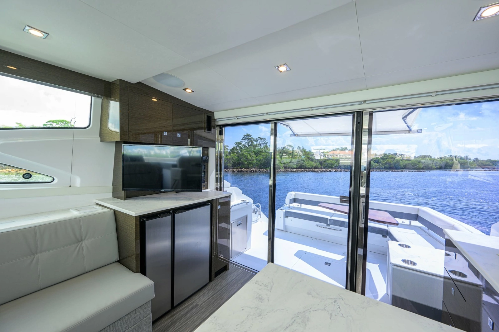2020 Cruisers 46 Cantius