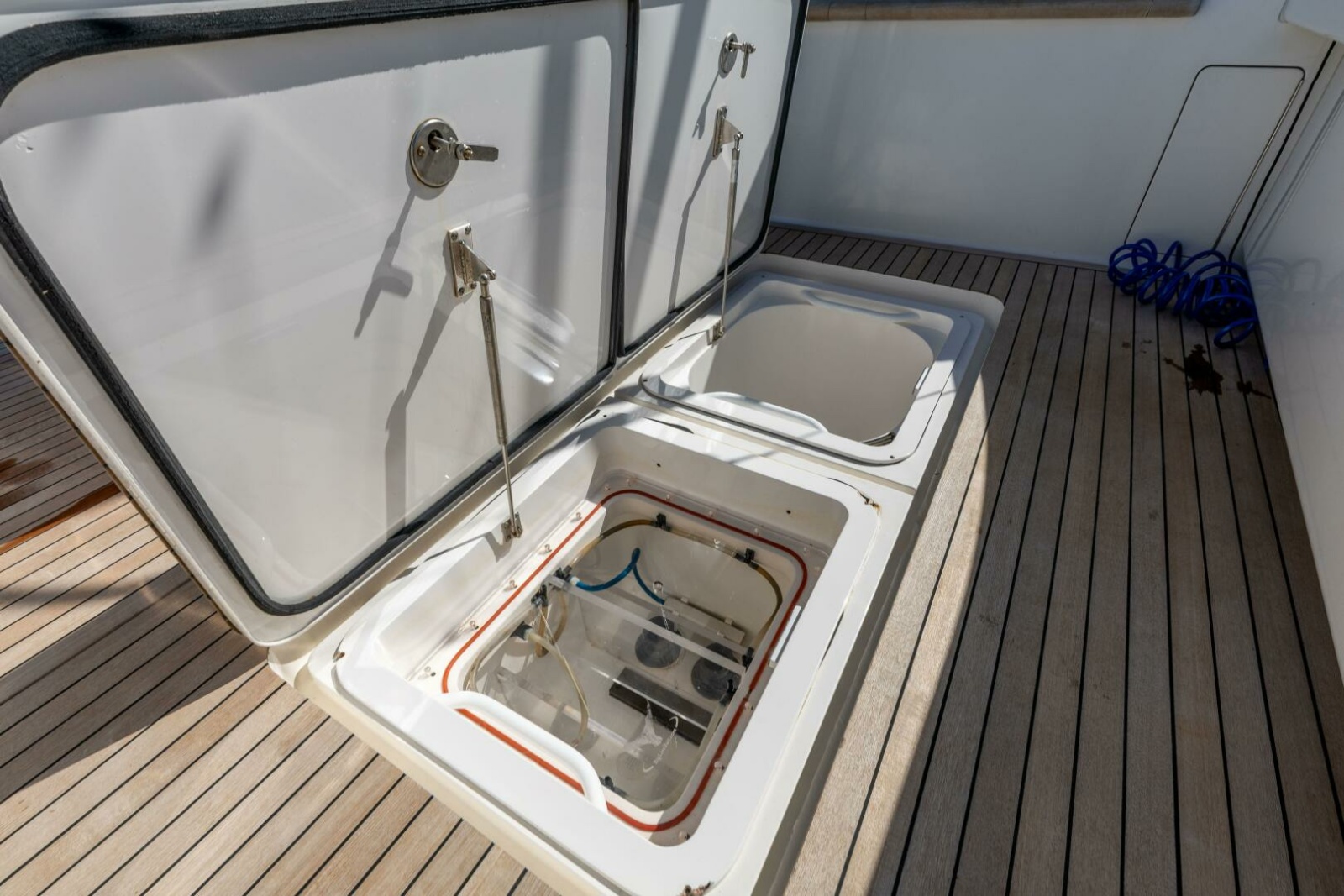 76' 2013 Viking 76 Convertible