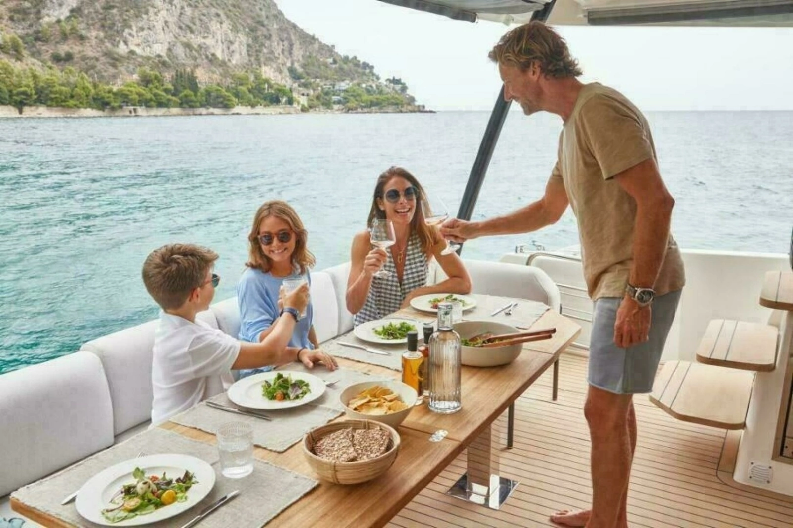 Prestige M48 Aft Dining