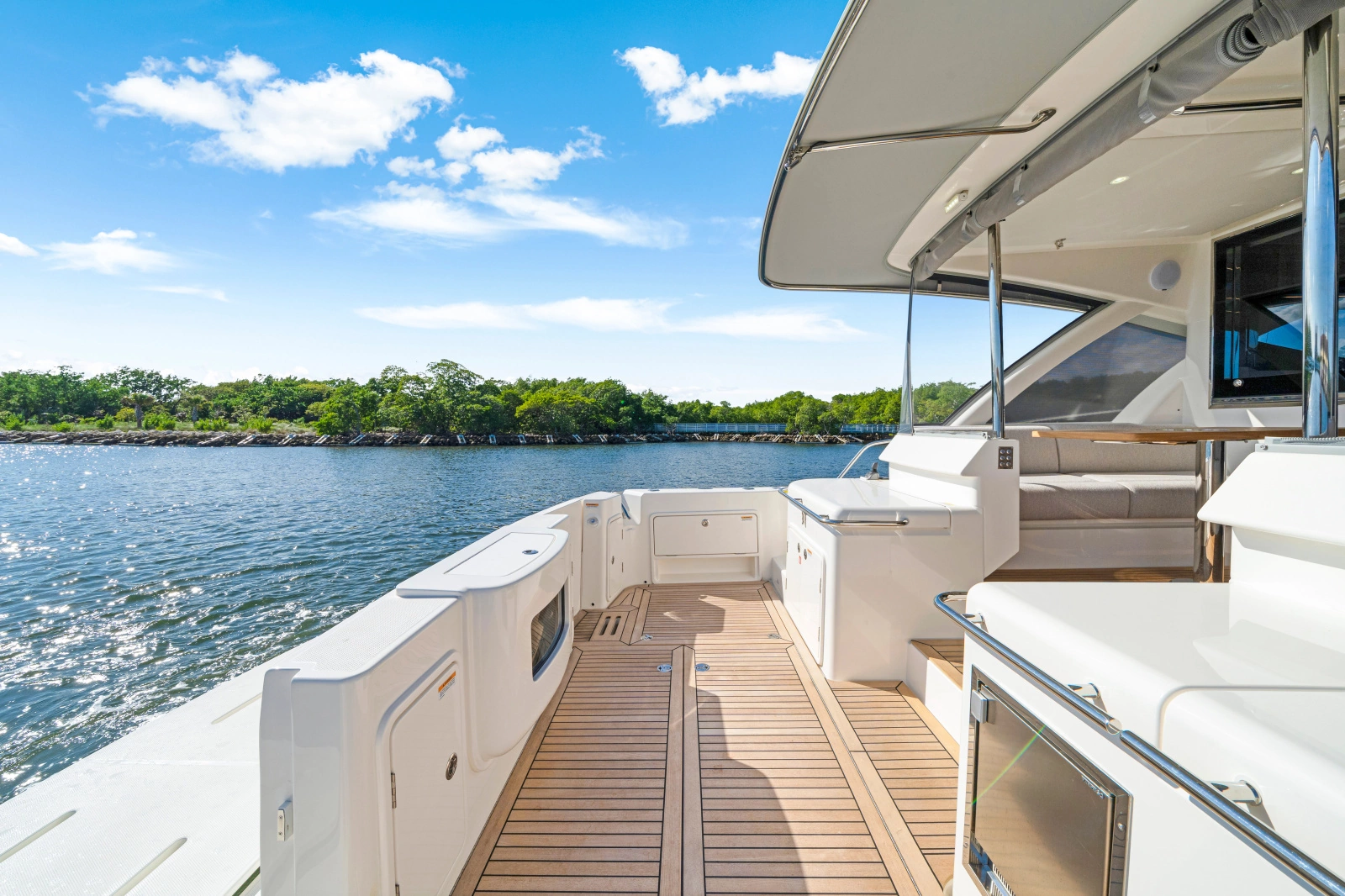 50 SPORTS MOTOR YACHT 50ft Riviera Yacht For Sale