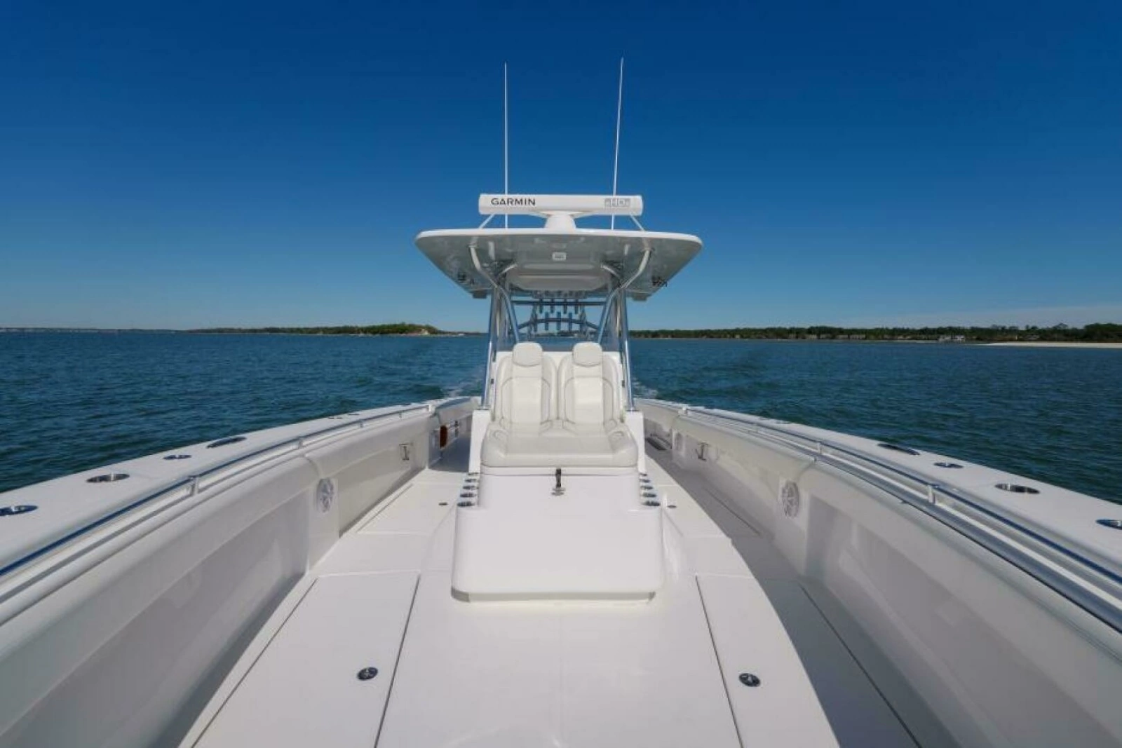 SeaHunter 38 Reel Escape- Forward Seating