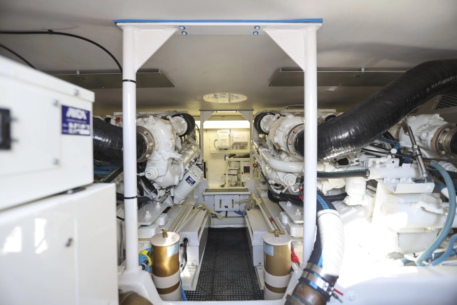 Viking 5- Lady S - Engine Room