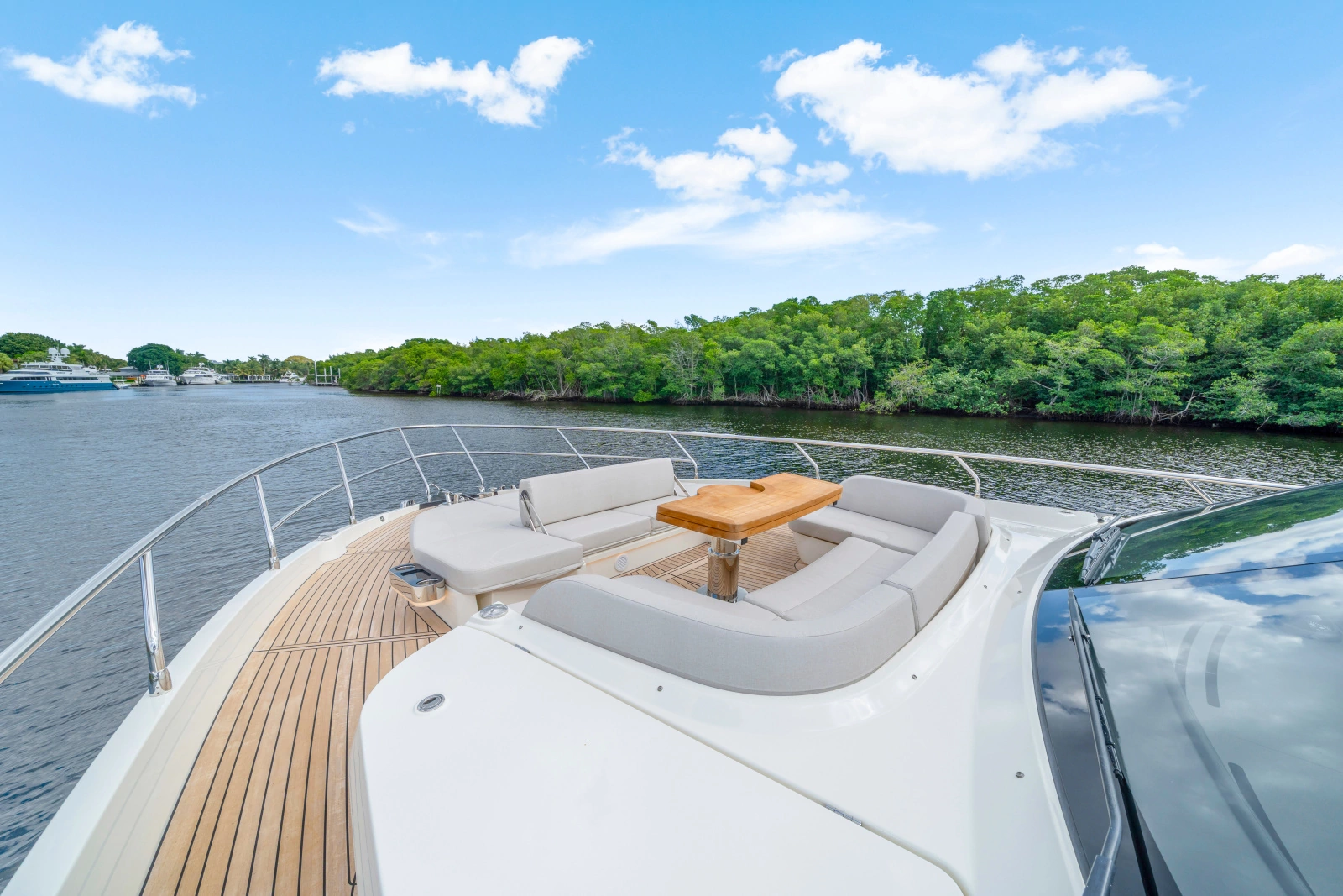 70 FLY 70ft Absolute Yacht For Sale