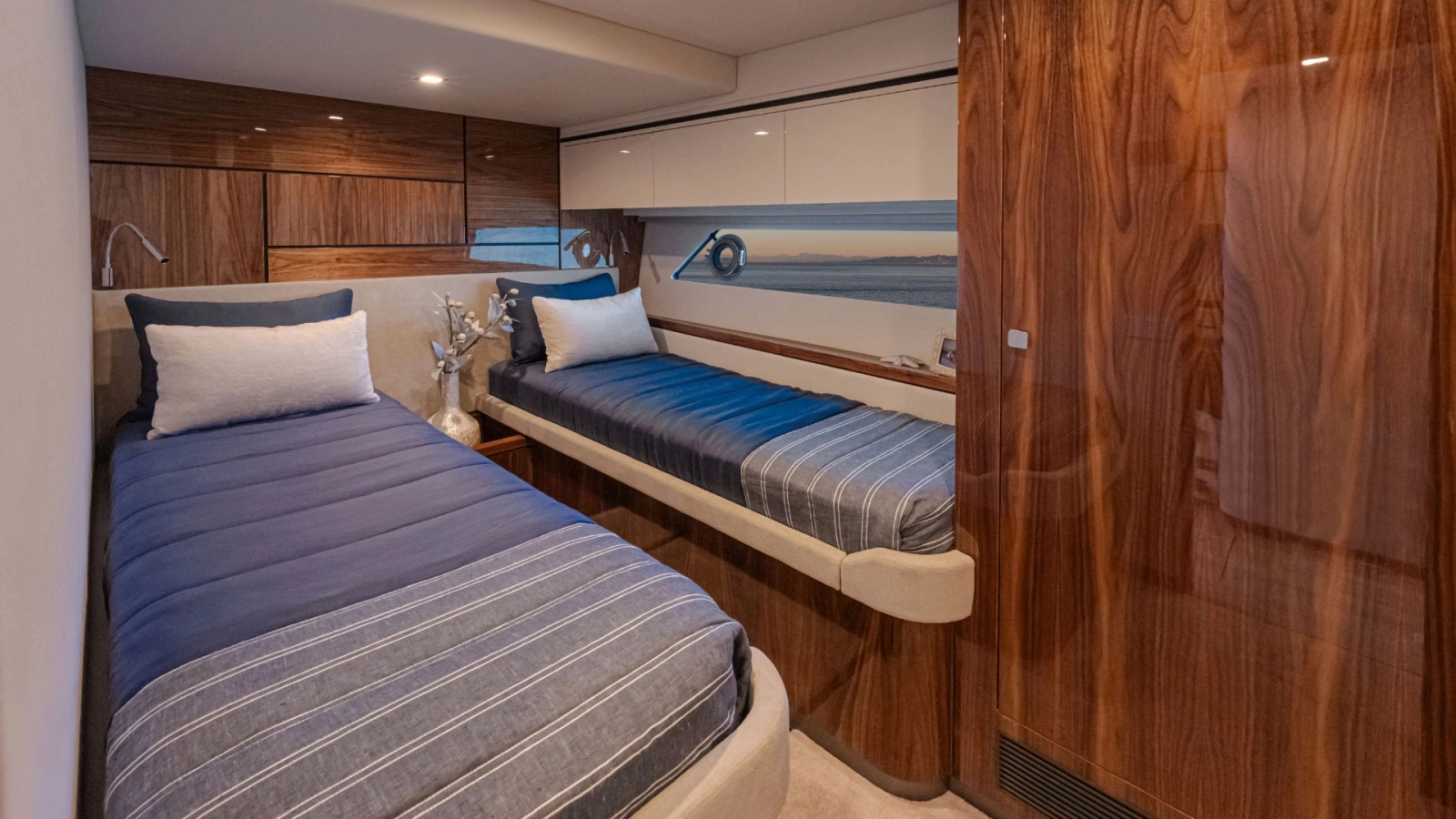 6800 SPORT YACHT 68ft Riviera Yacht For Sale