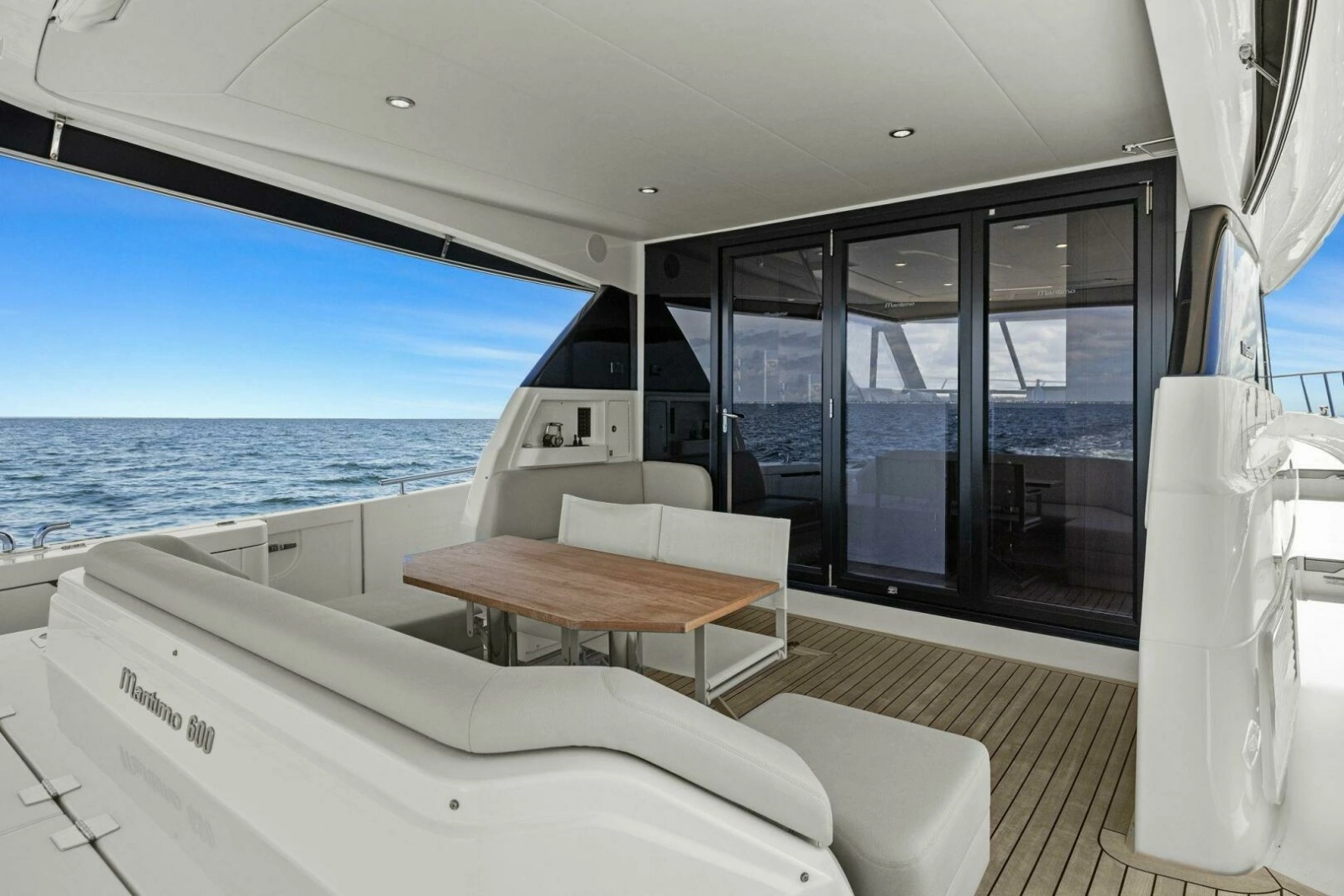 2025 Maritimo M600 