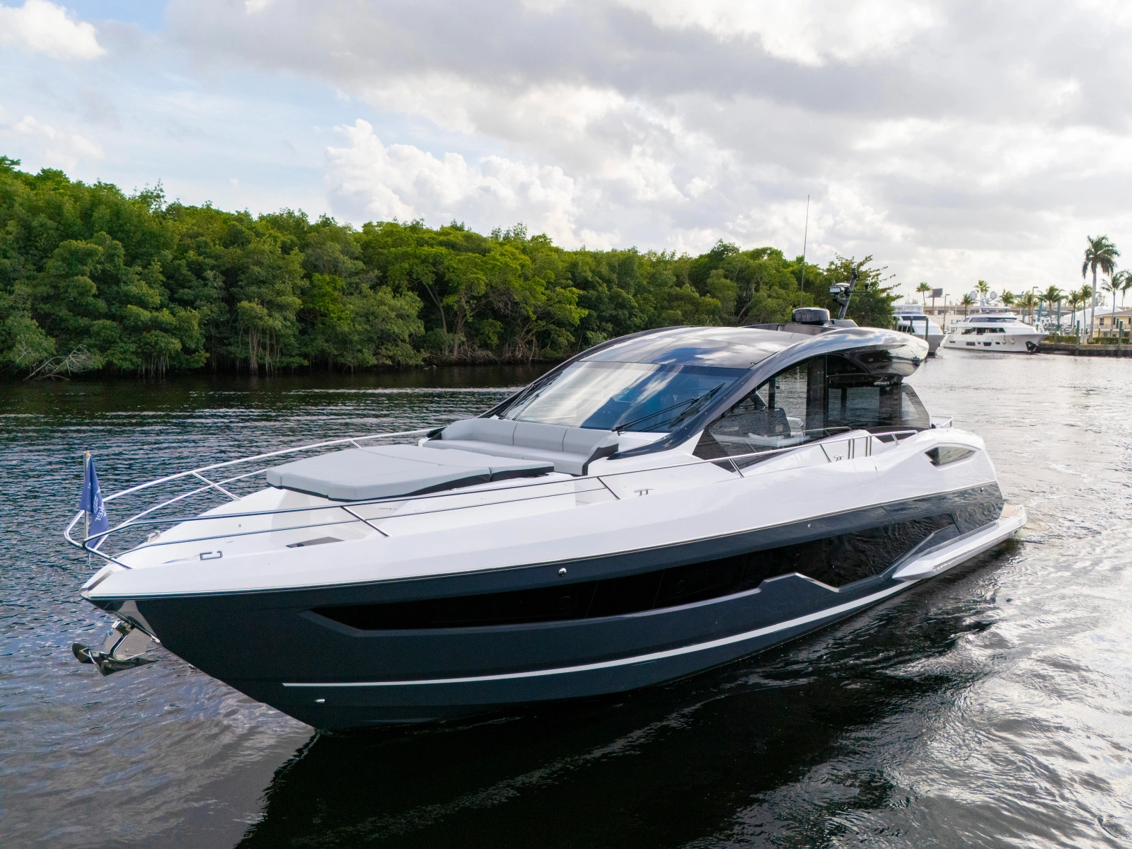 PREDATOR 55 55ft Sunseeker Yacht For Sale