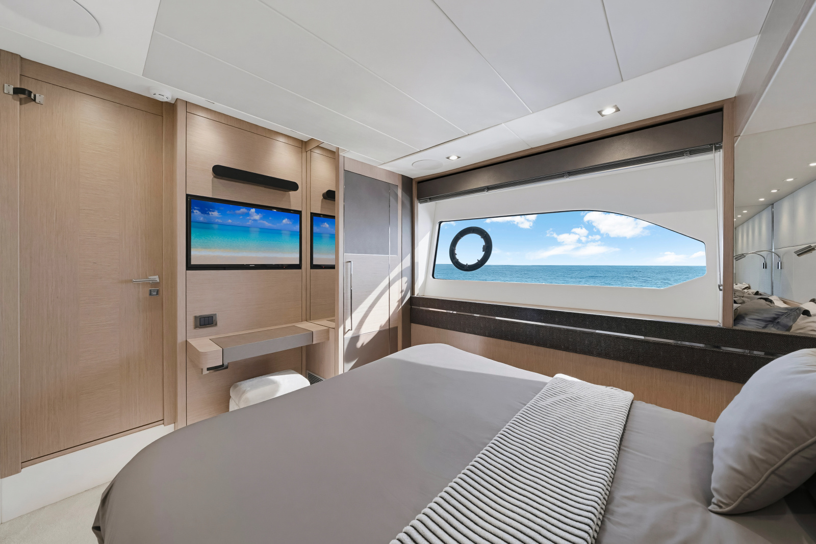 2020 Sunseeker 76 Yacht