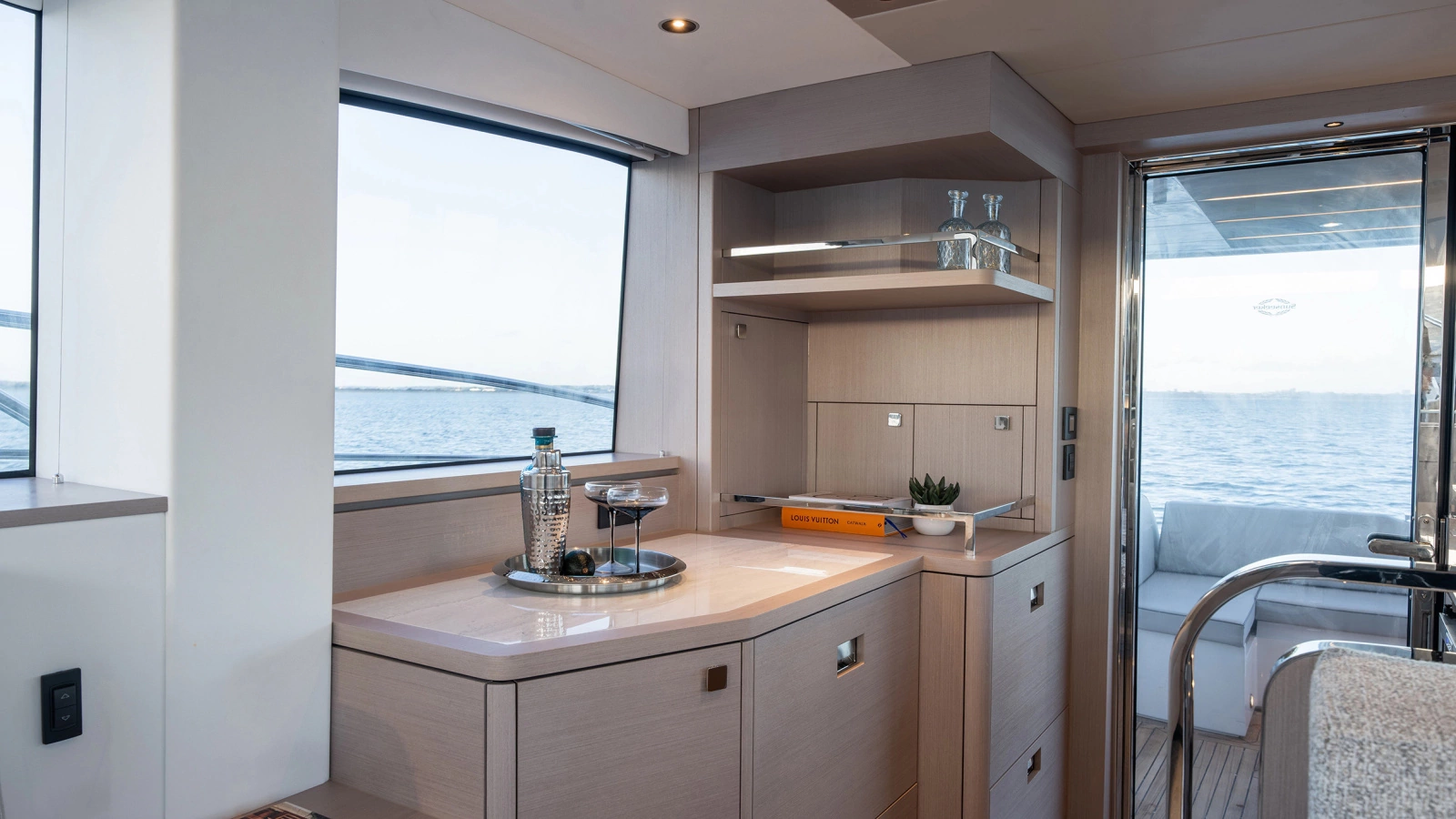 MANHATTAN 56 56ft Sunseeker Yacht For Sale